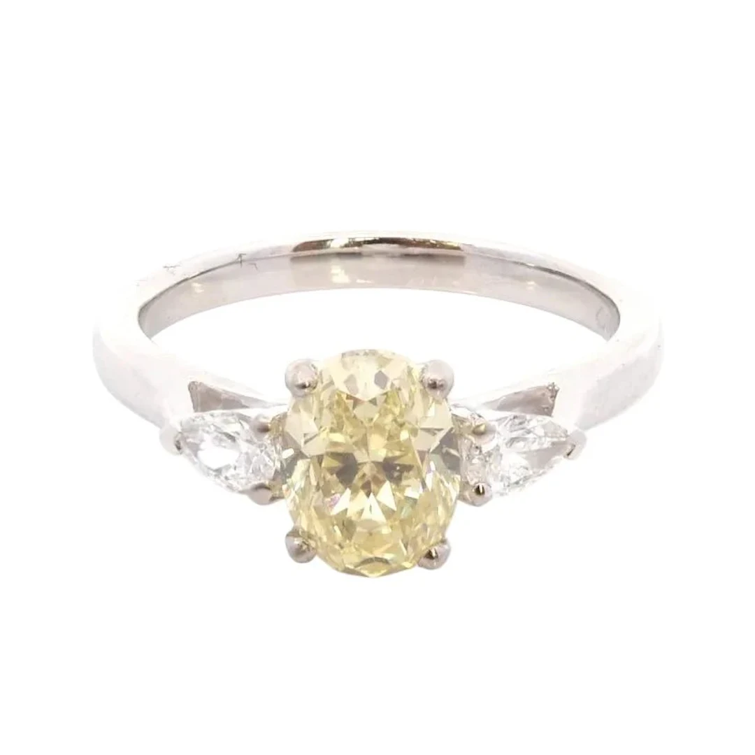 1.51-carat Fancy Yellow Diamond Ring / SI2