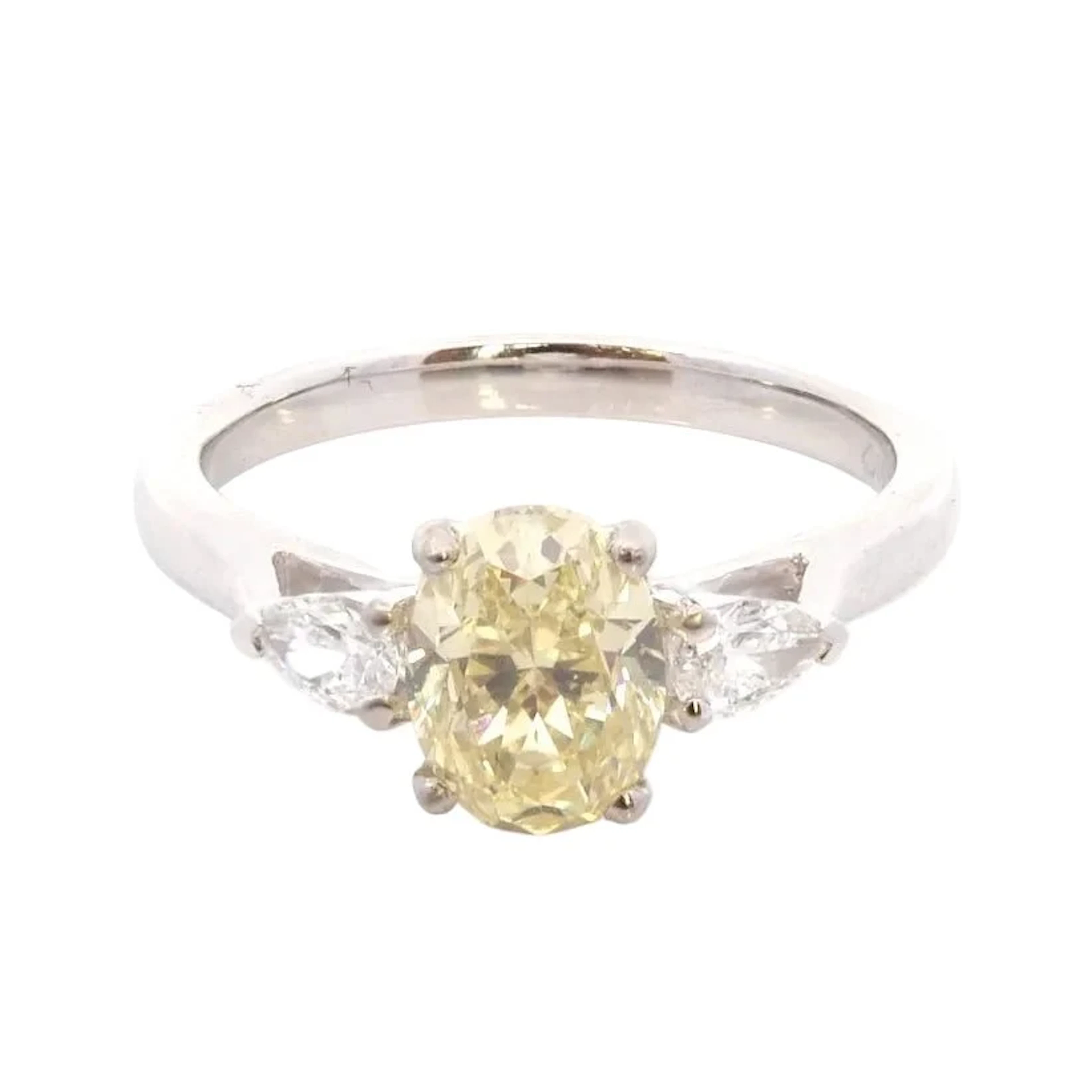1.51-carat Fancy Yellow Diamond Ring / SI2