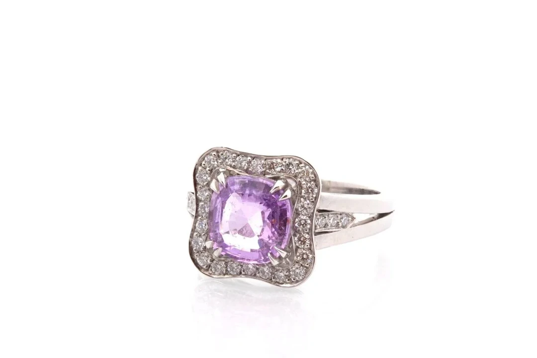 Ceylon purple sapphire ring in platinum