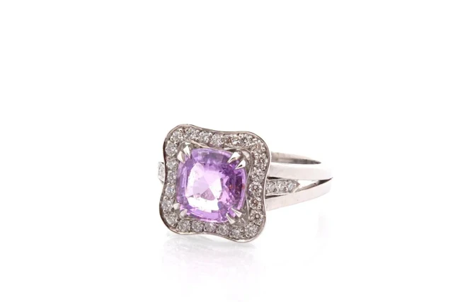 Bague Saphir violet de Ceylan en platine