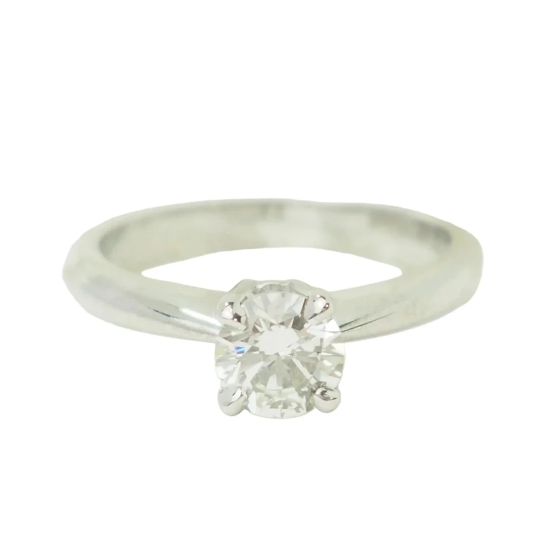 White gold and diamond Solitaire Ring