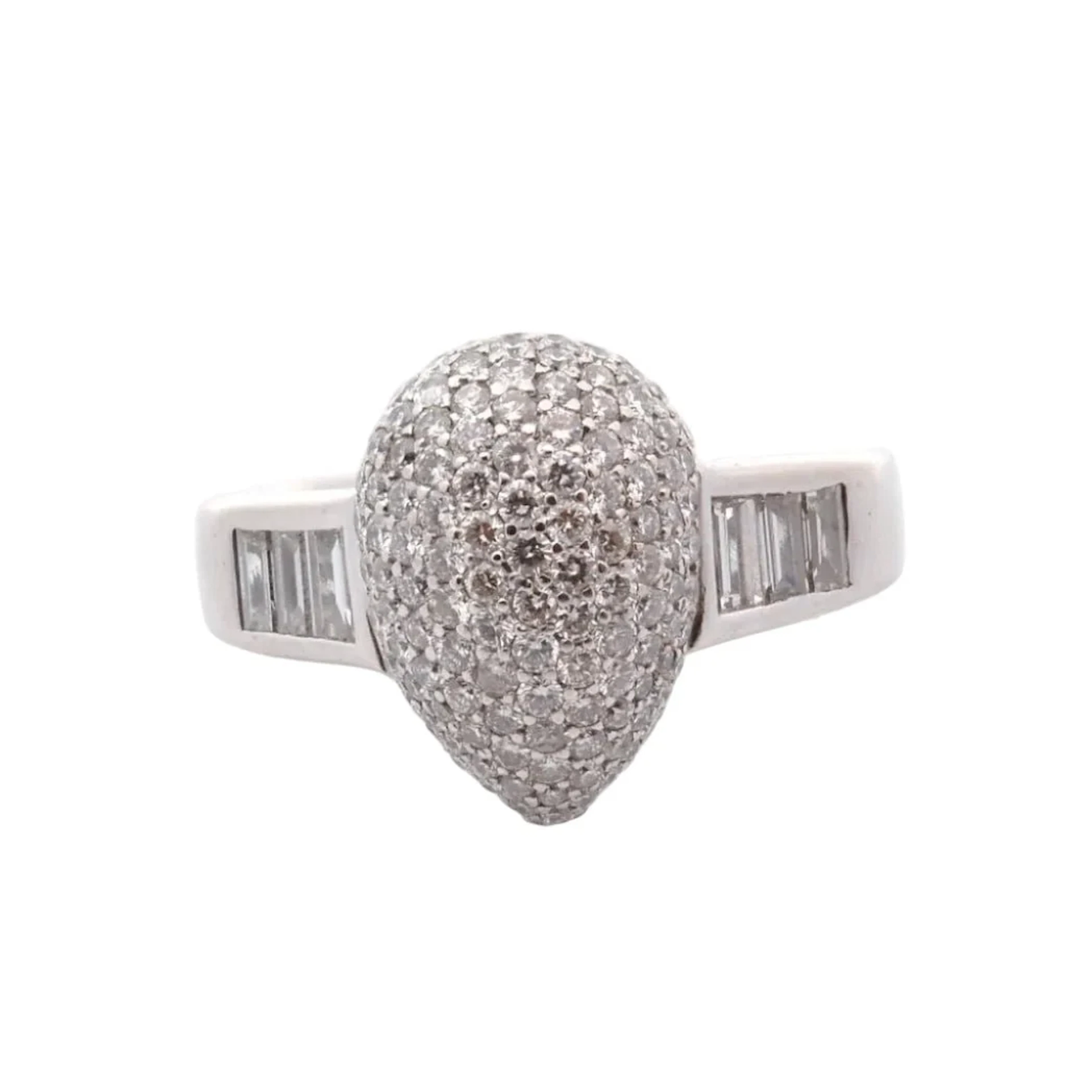 Pavée ring in white gold and diamonds