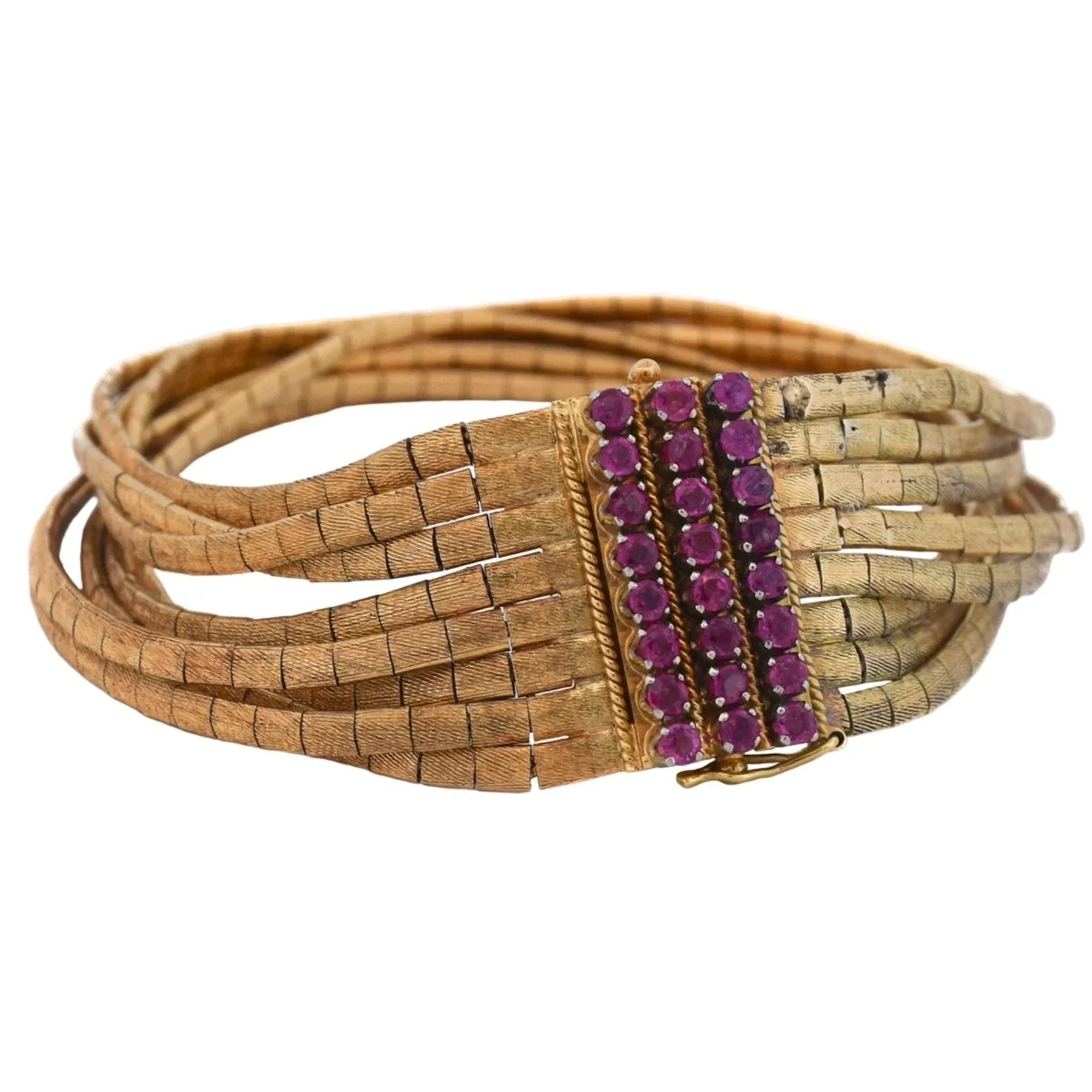 Bracelet in yellow gold and ruby