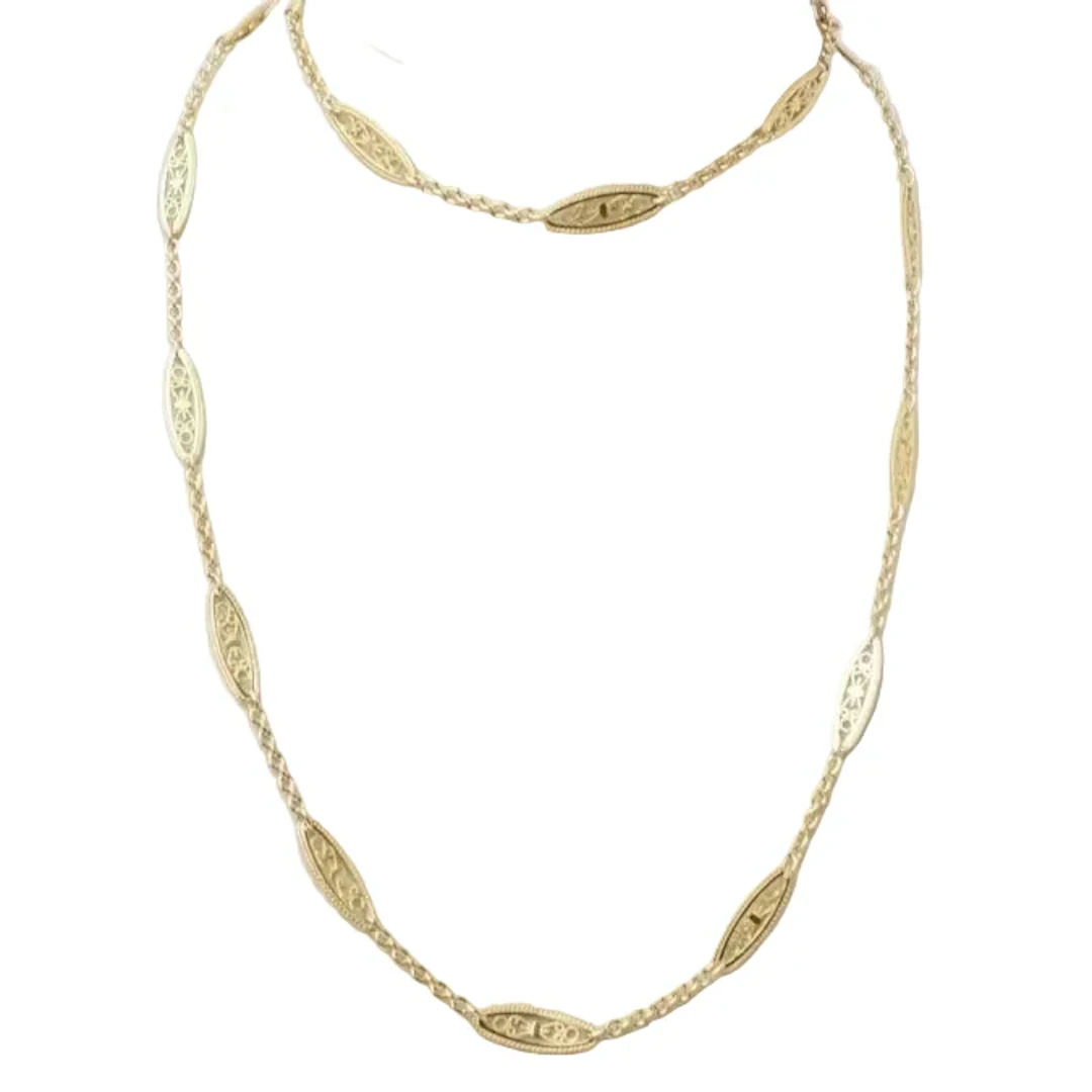 Filigree necklace in yellow gold