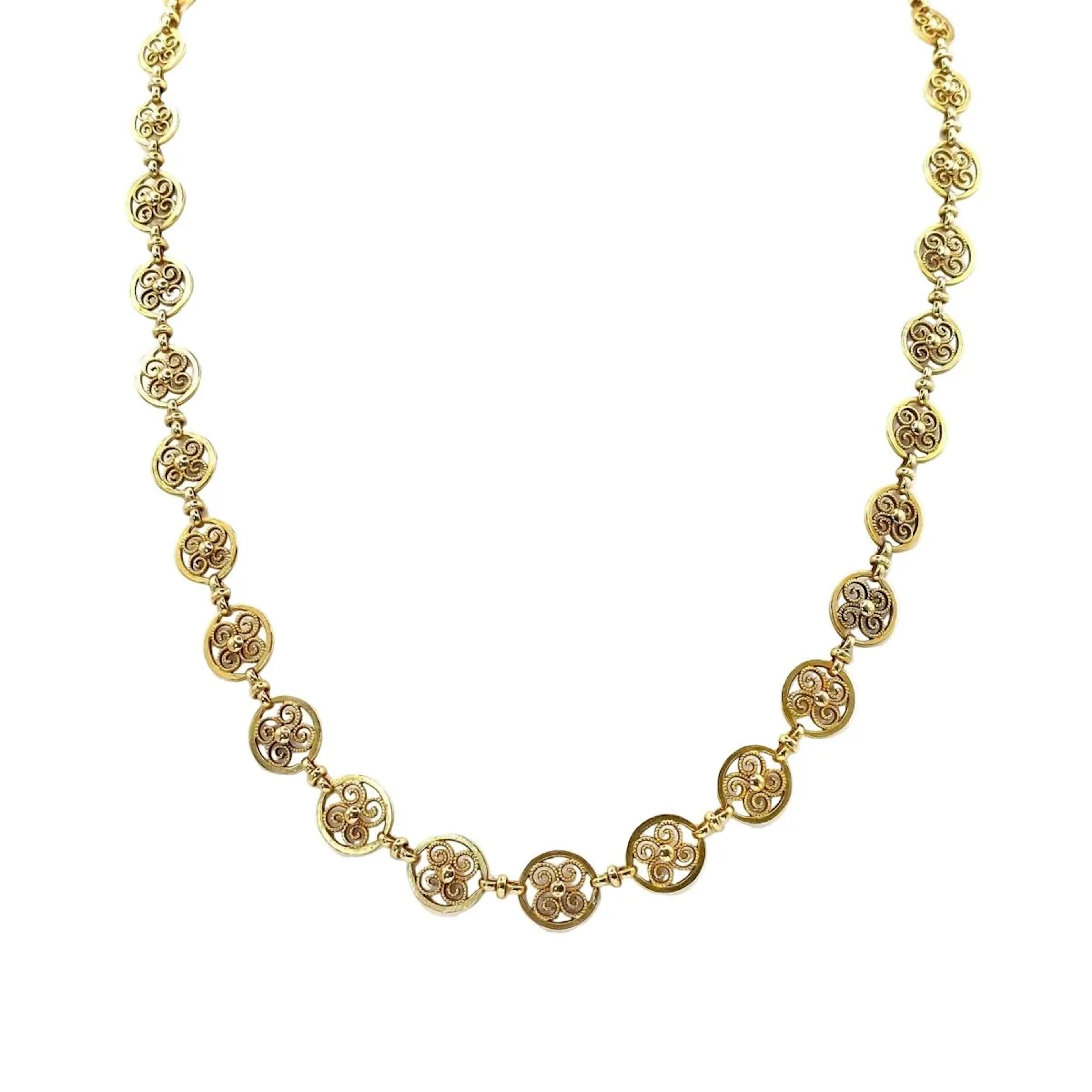 Maille necklace in yellow gold