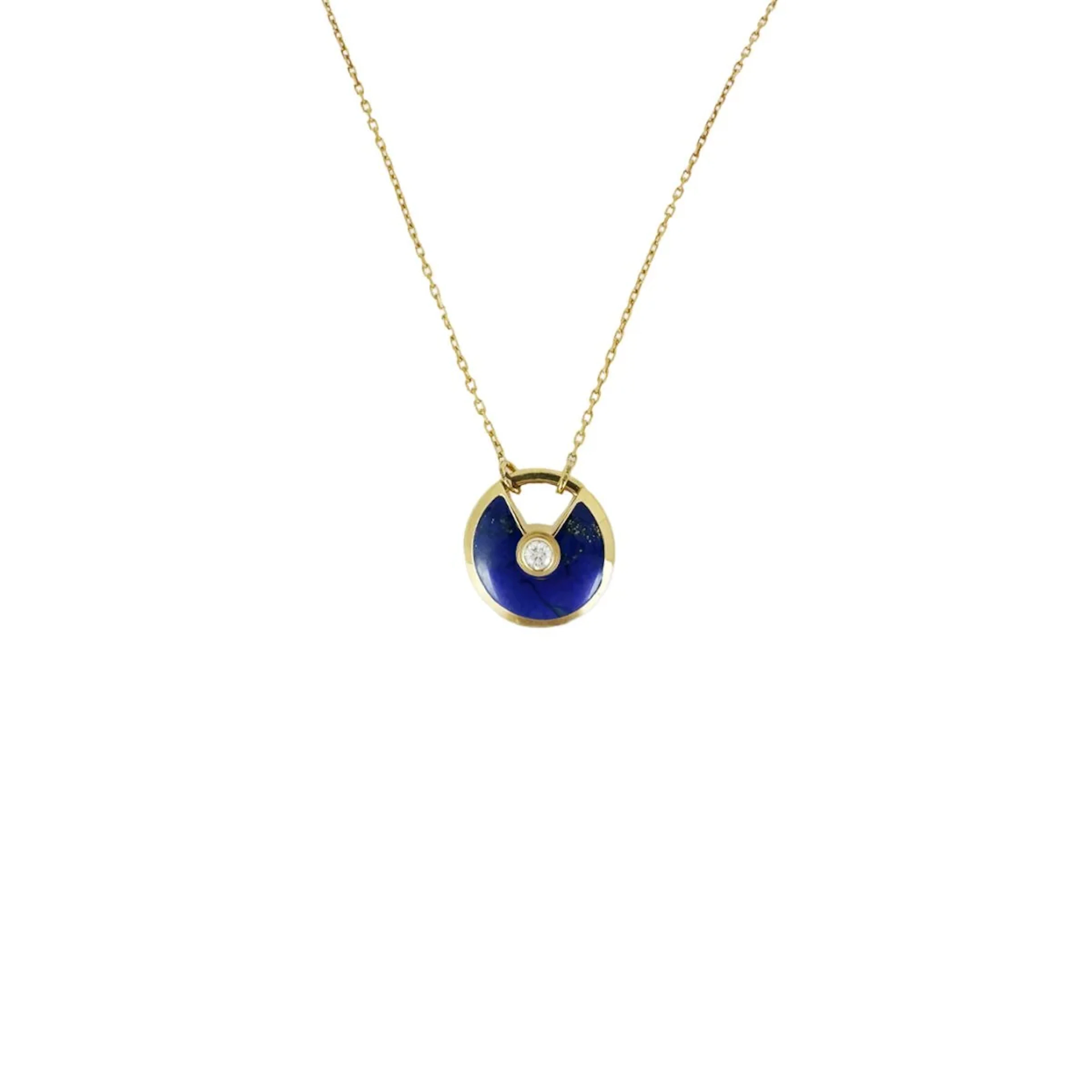 CARTIER "Amulette" MM Pendant Necklace in yellow gold, lapis lazuli and diamond
