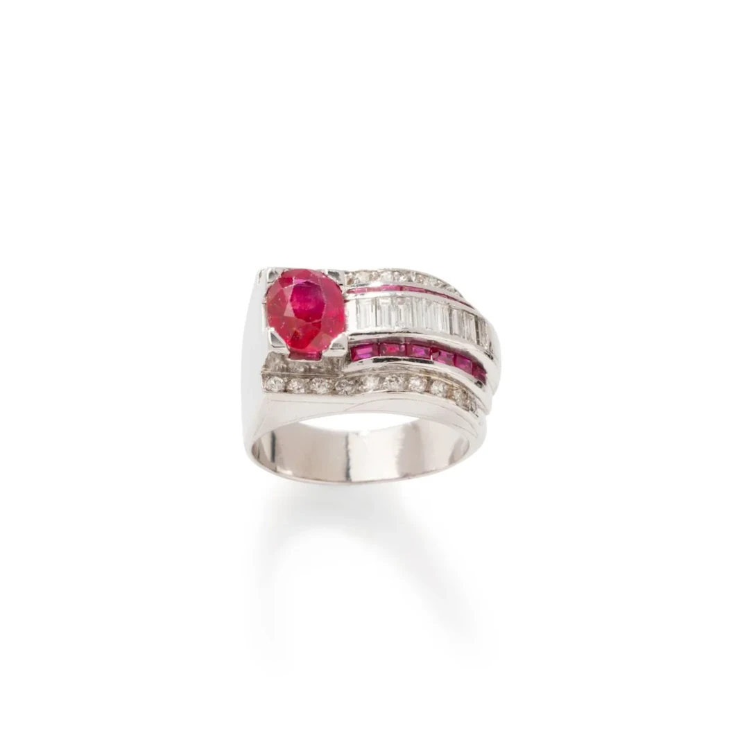 Tank ring in platinum, ruby and diamonds