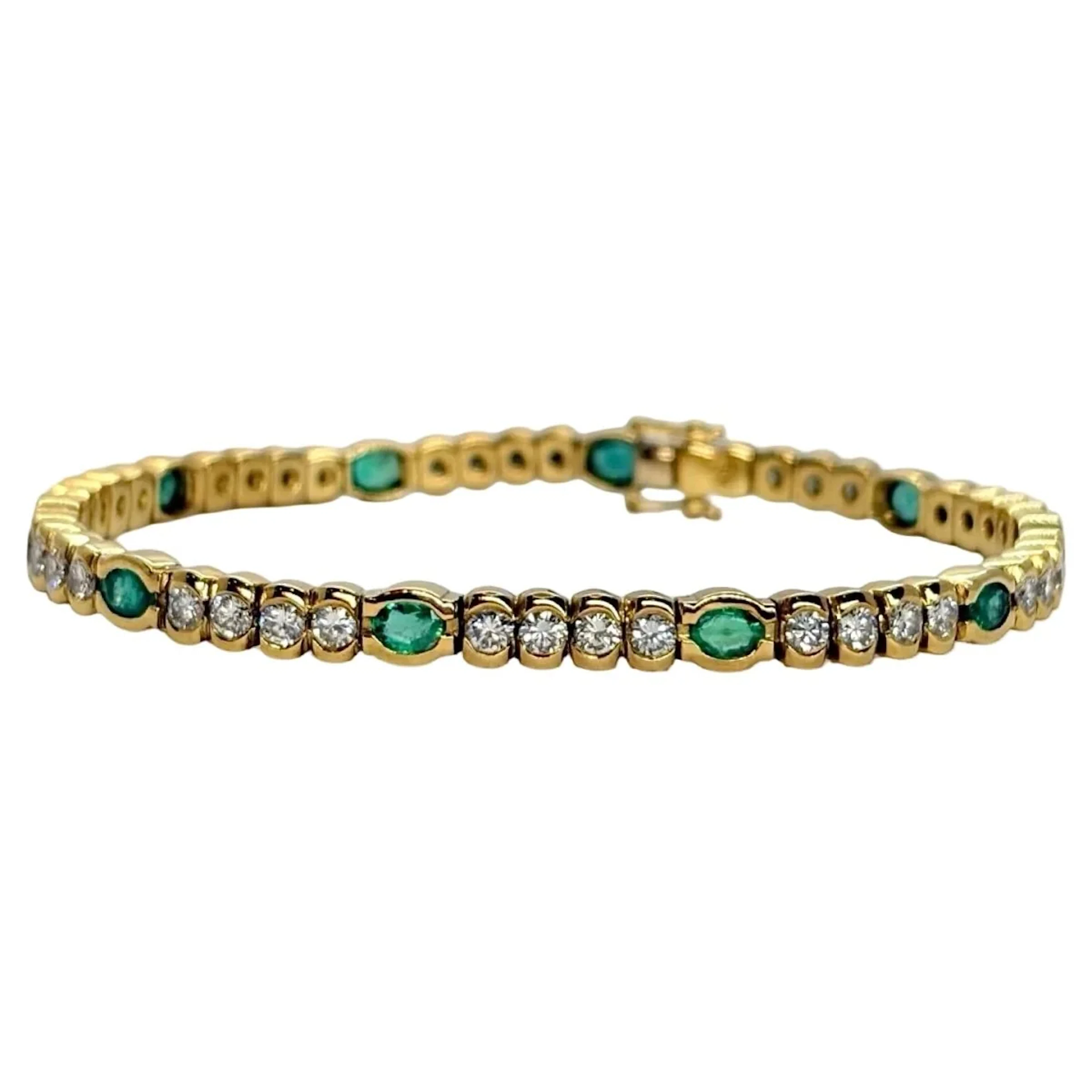 "Ligne" Bracelet in Yellow Gold, Emeralds, and Diamonds