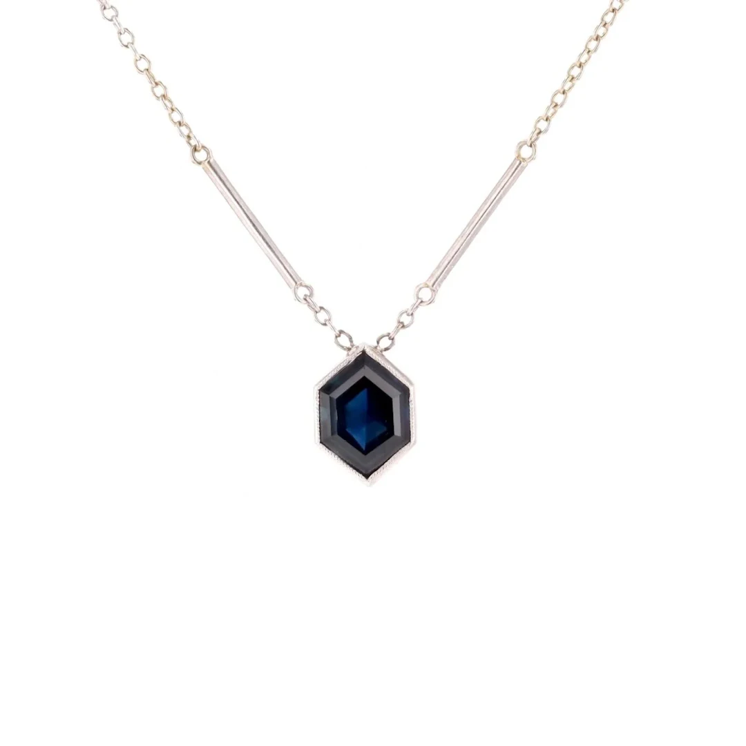 Collier Pendentif en or blanc et saphir