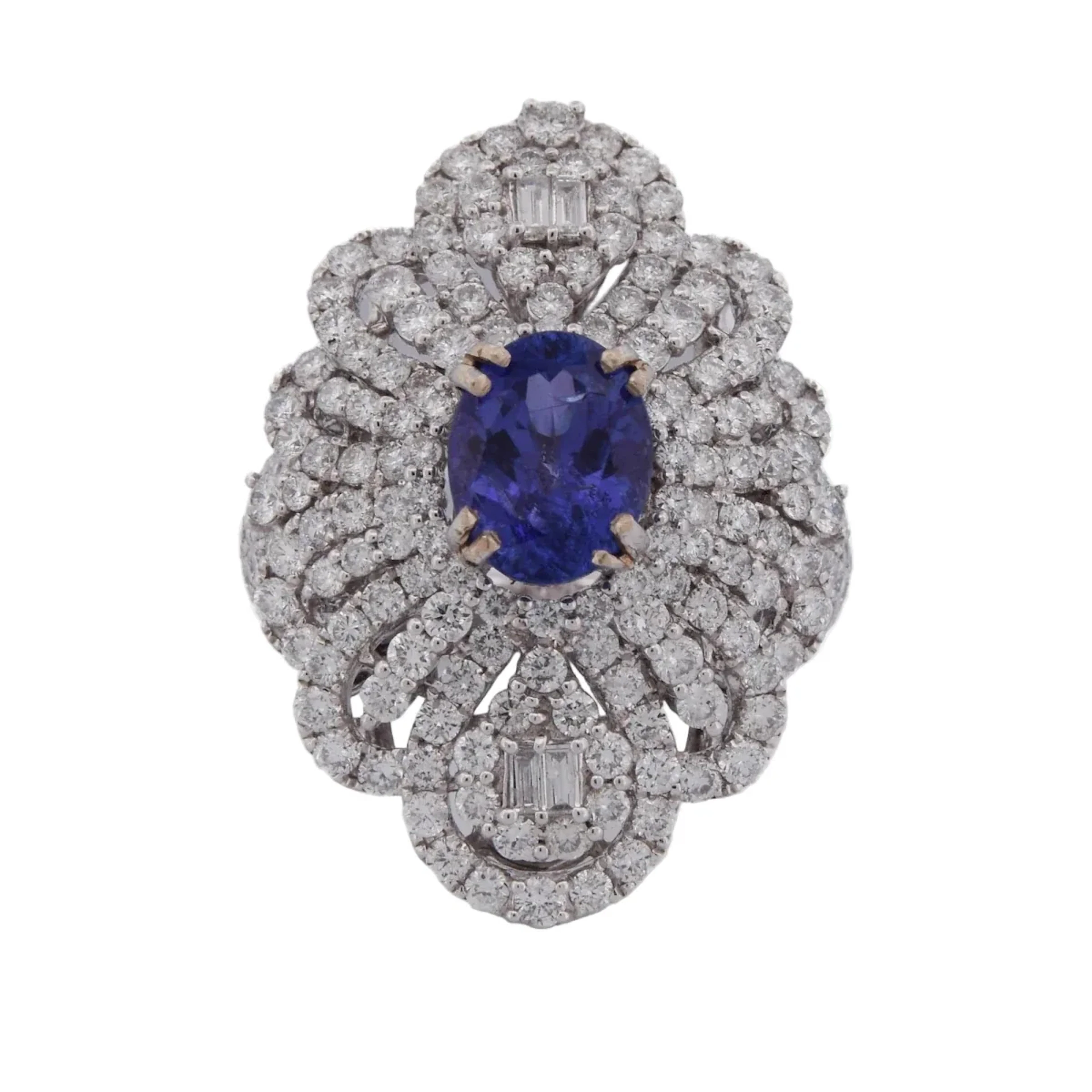 "Entourage" Ring in White Gold, Tanzanite, and Diamonds