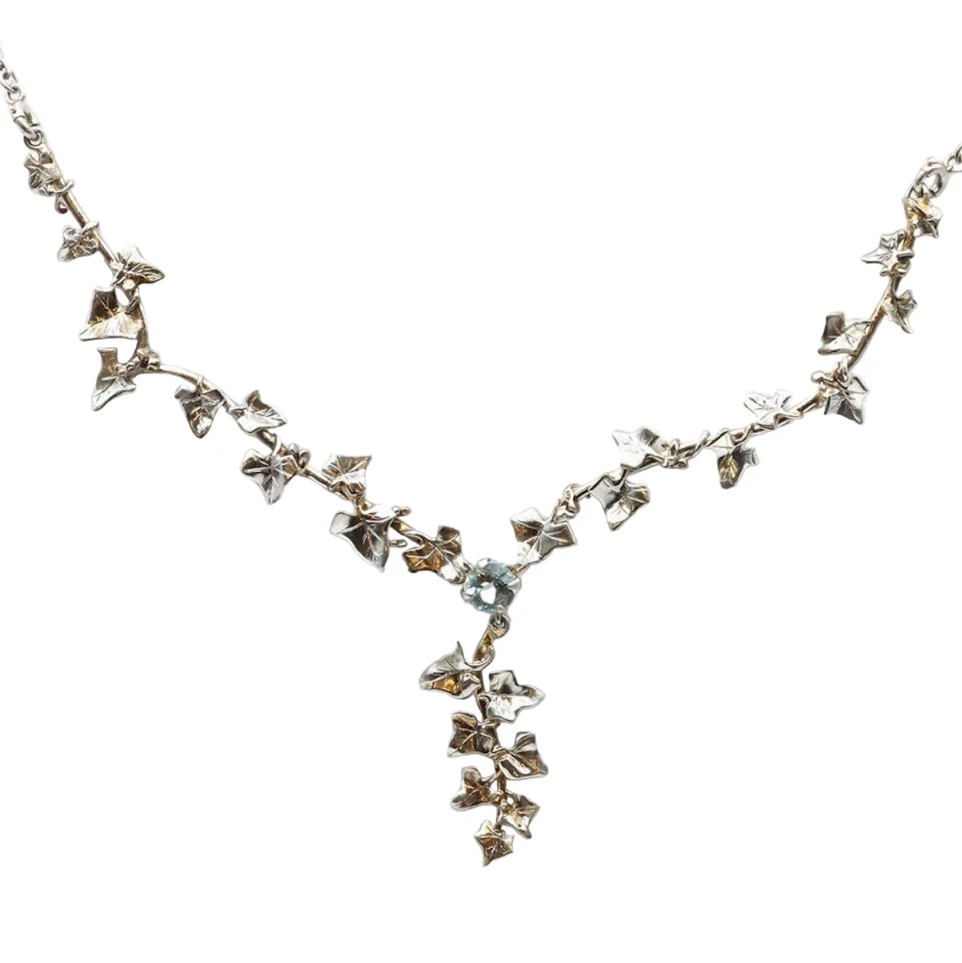 Negligee necklace in white gold, platinum and aquamarine