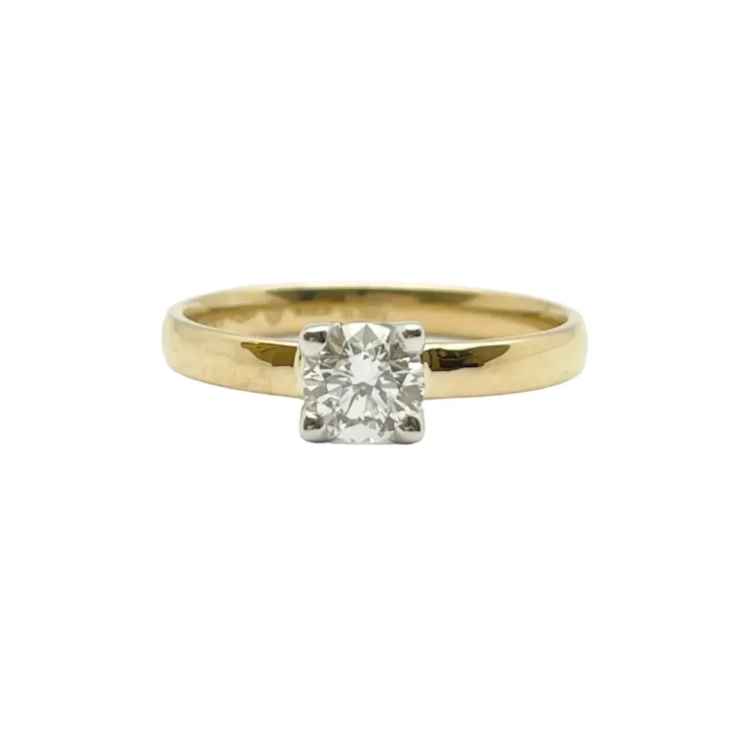 Ring Solitaire in yellow gold and diamond