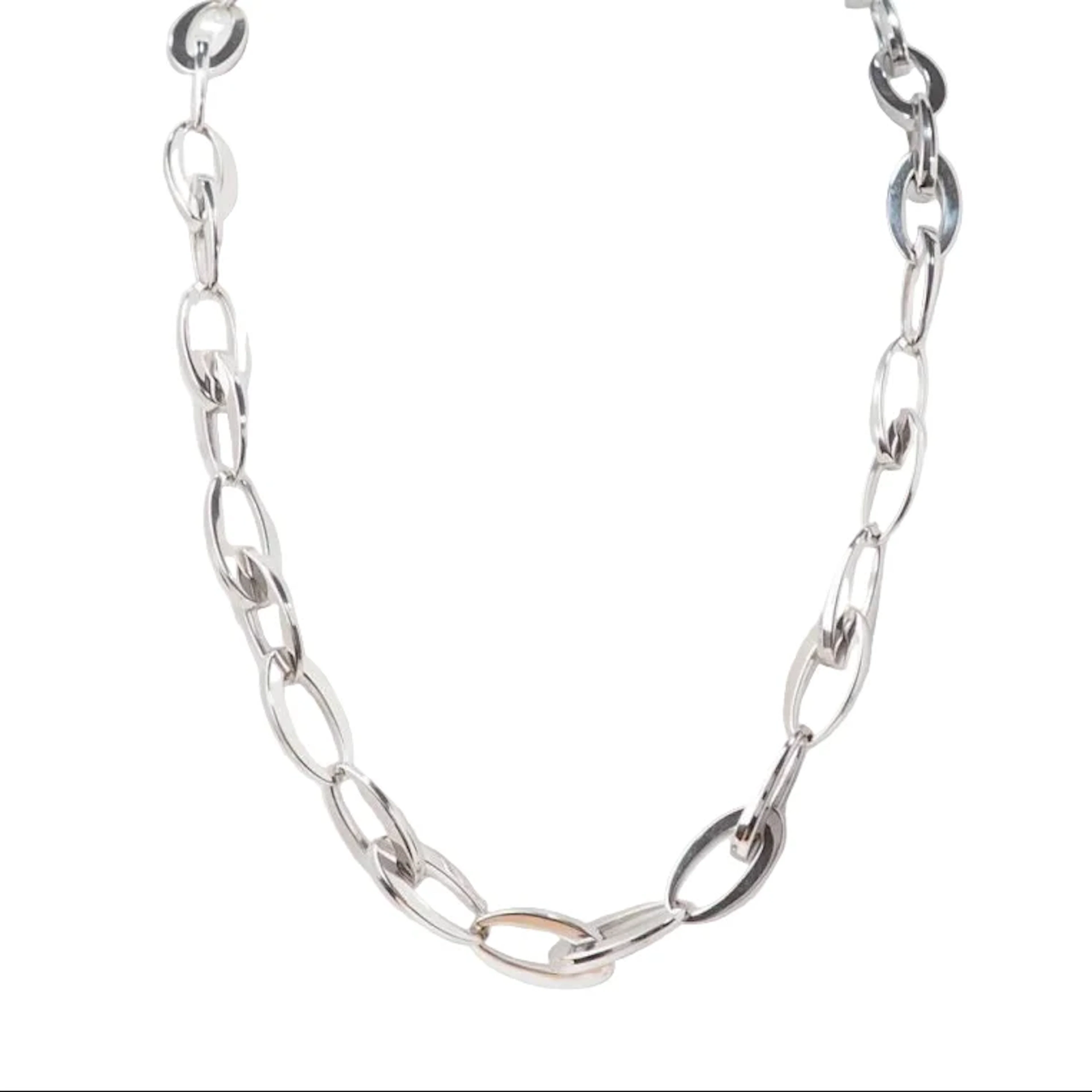 Oval link necklace in white gold