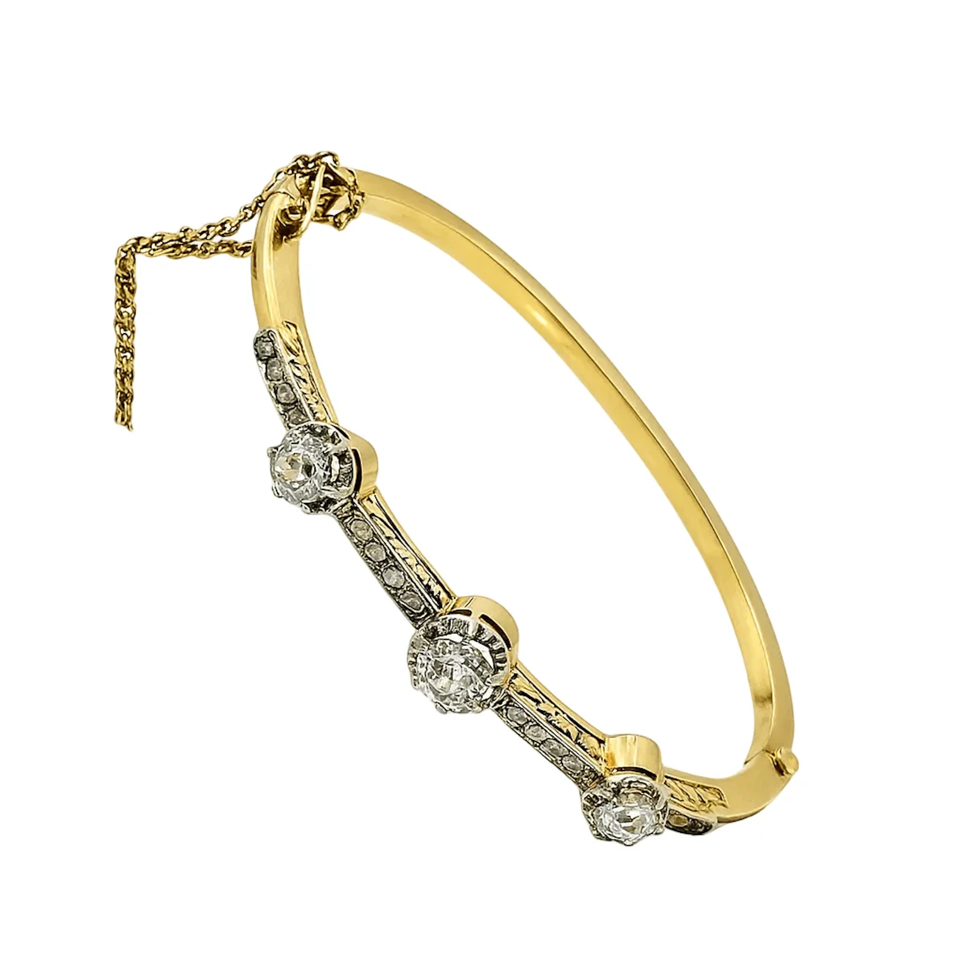 Bracelet Jonc in yellow gold and diamonds