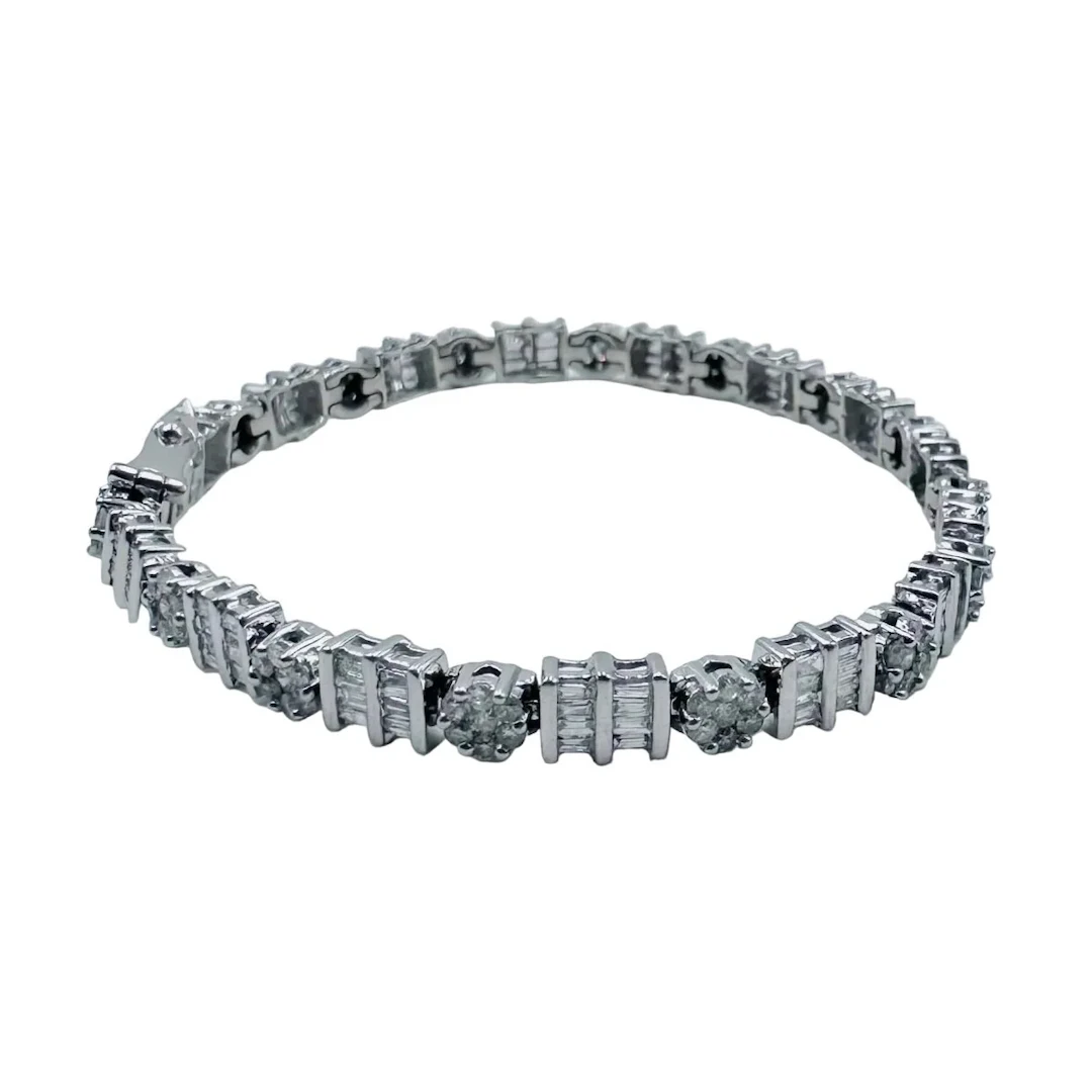 Bracelet en or blanc et diamants