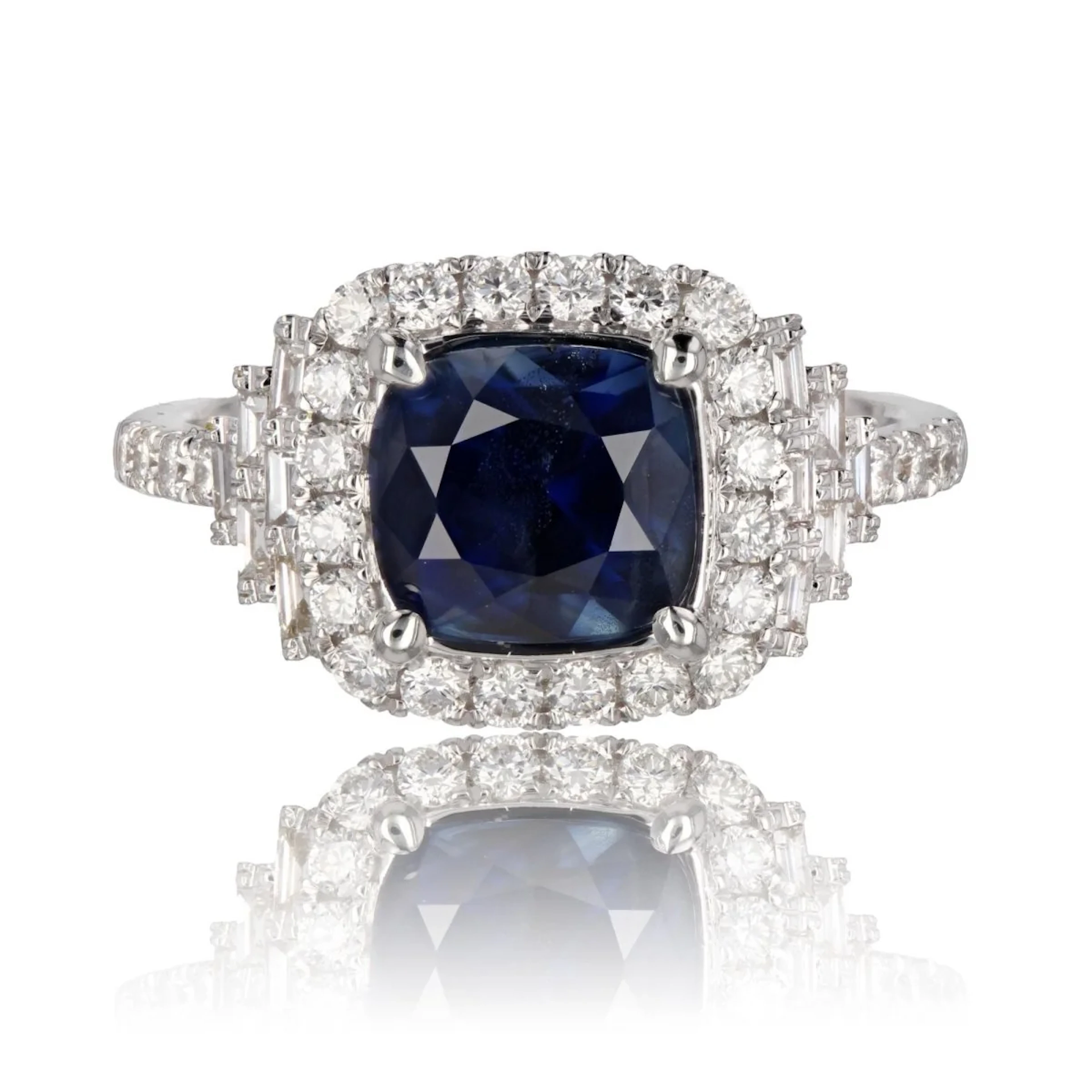 Ring Surroundings in white gold and diamonds