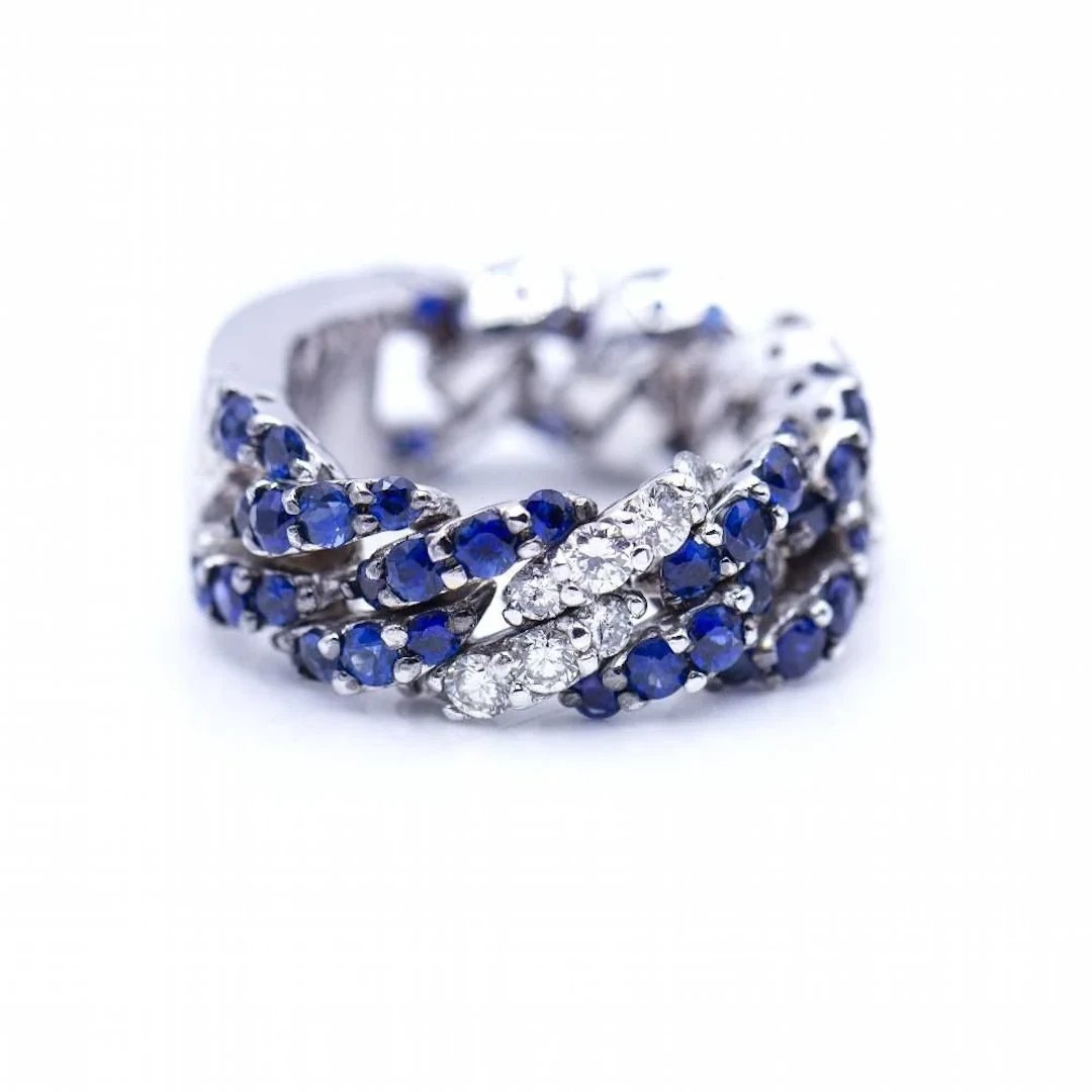 Bezel in white gold with diamonds and sapphires