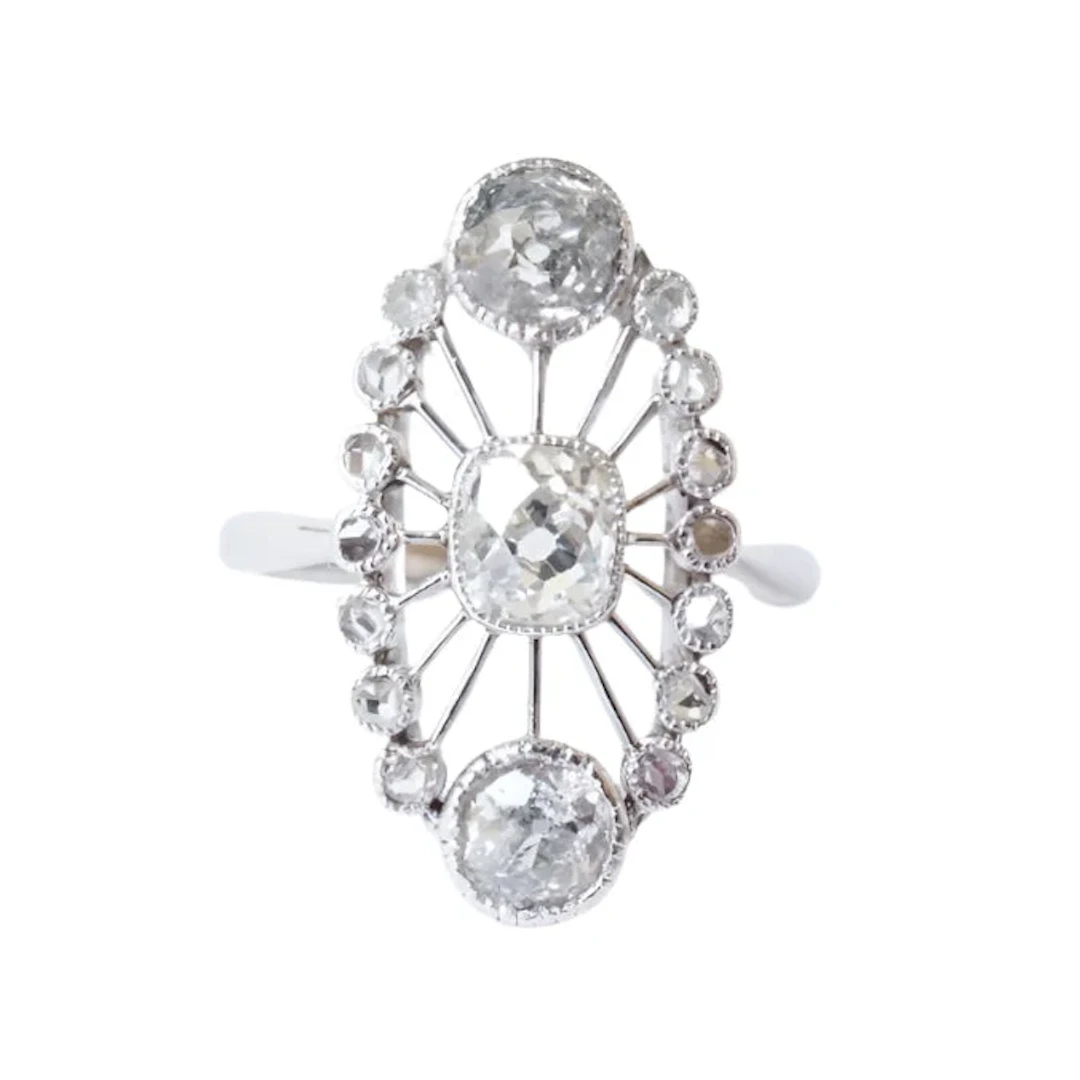Marquise Ring in White gold, Platinum and Diamonds