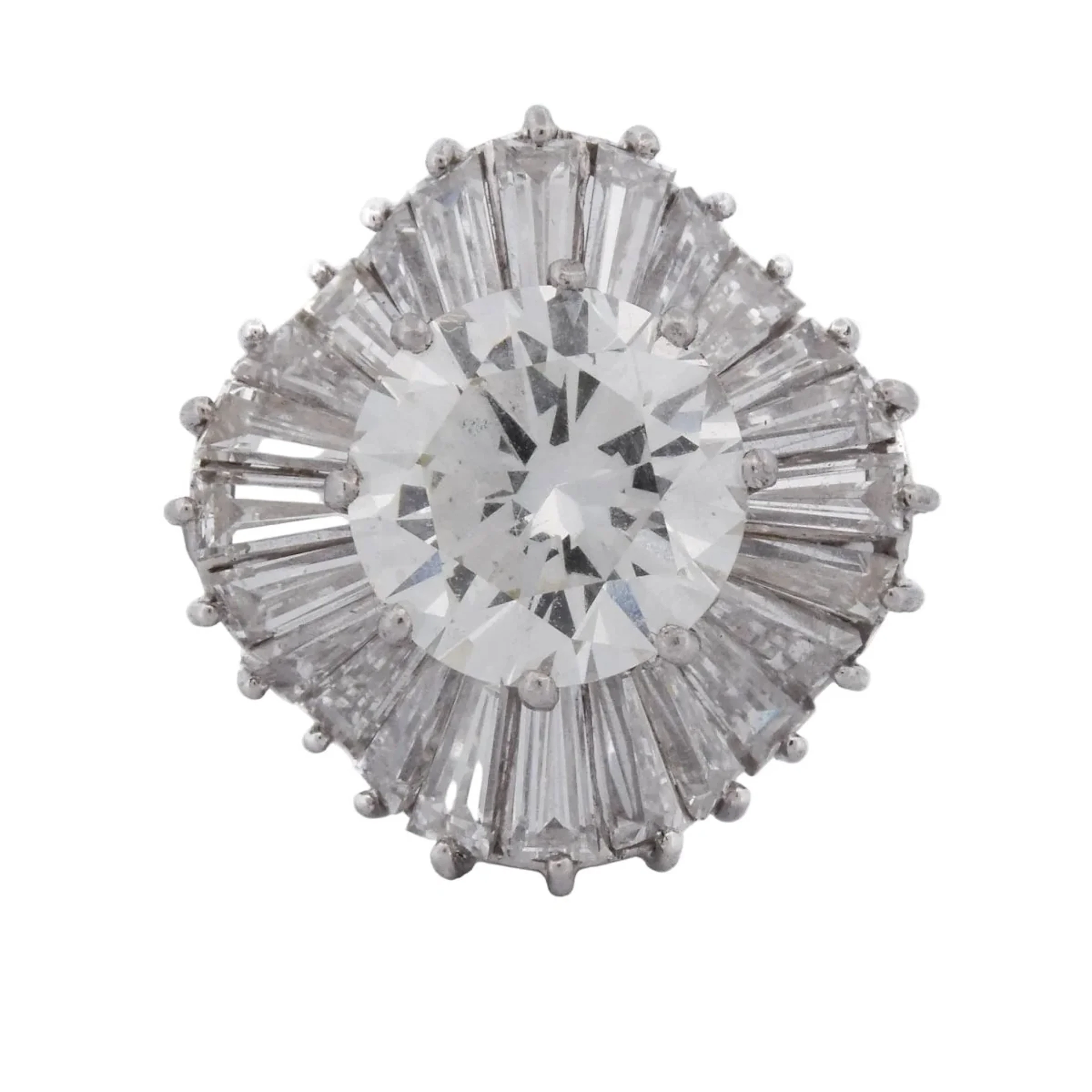 Entourage Ring in Platinum and Diamonds
