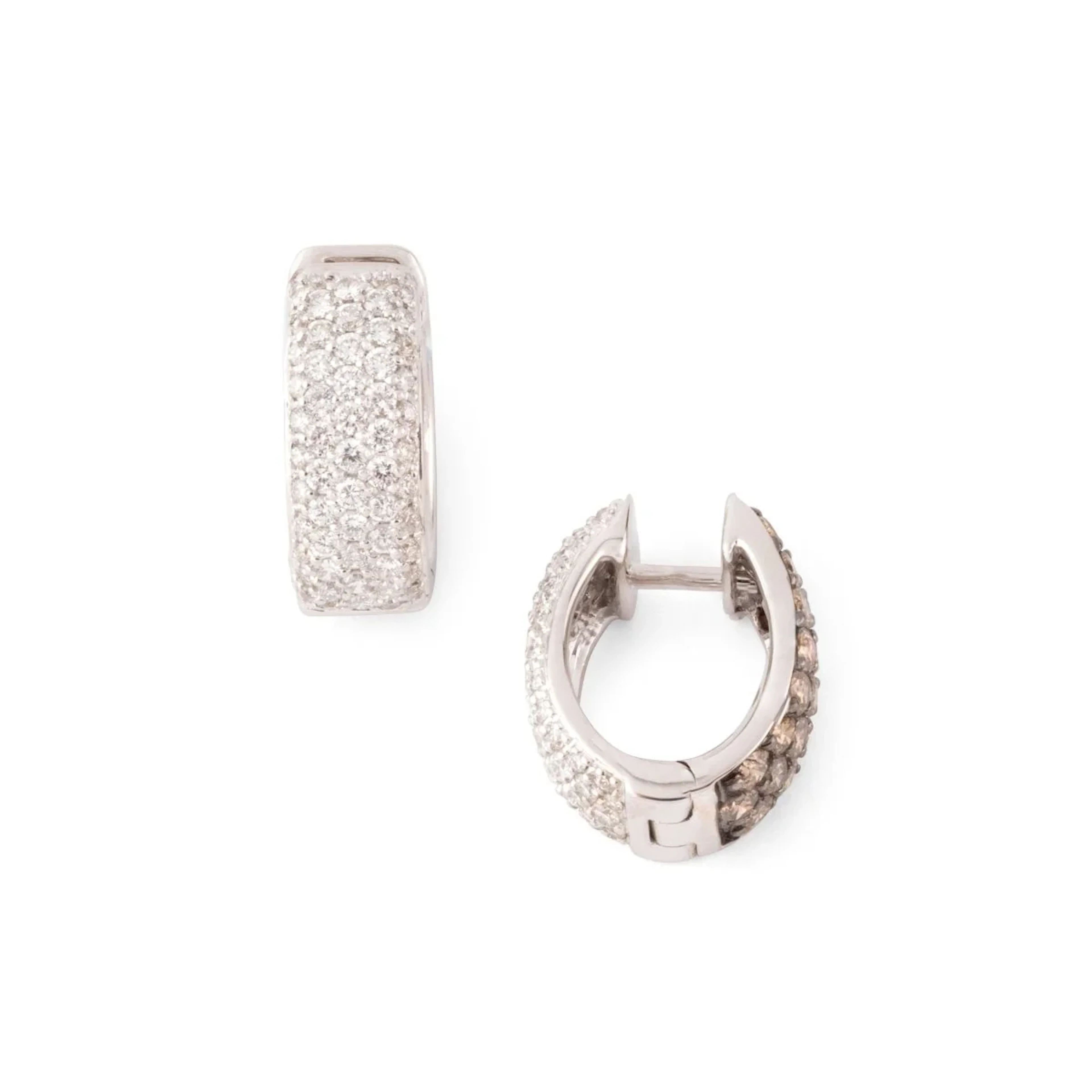 Hoop earrings in white gold and diamonds