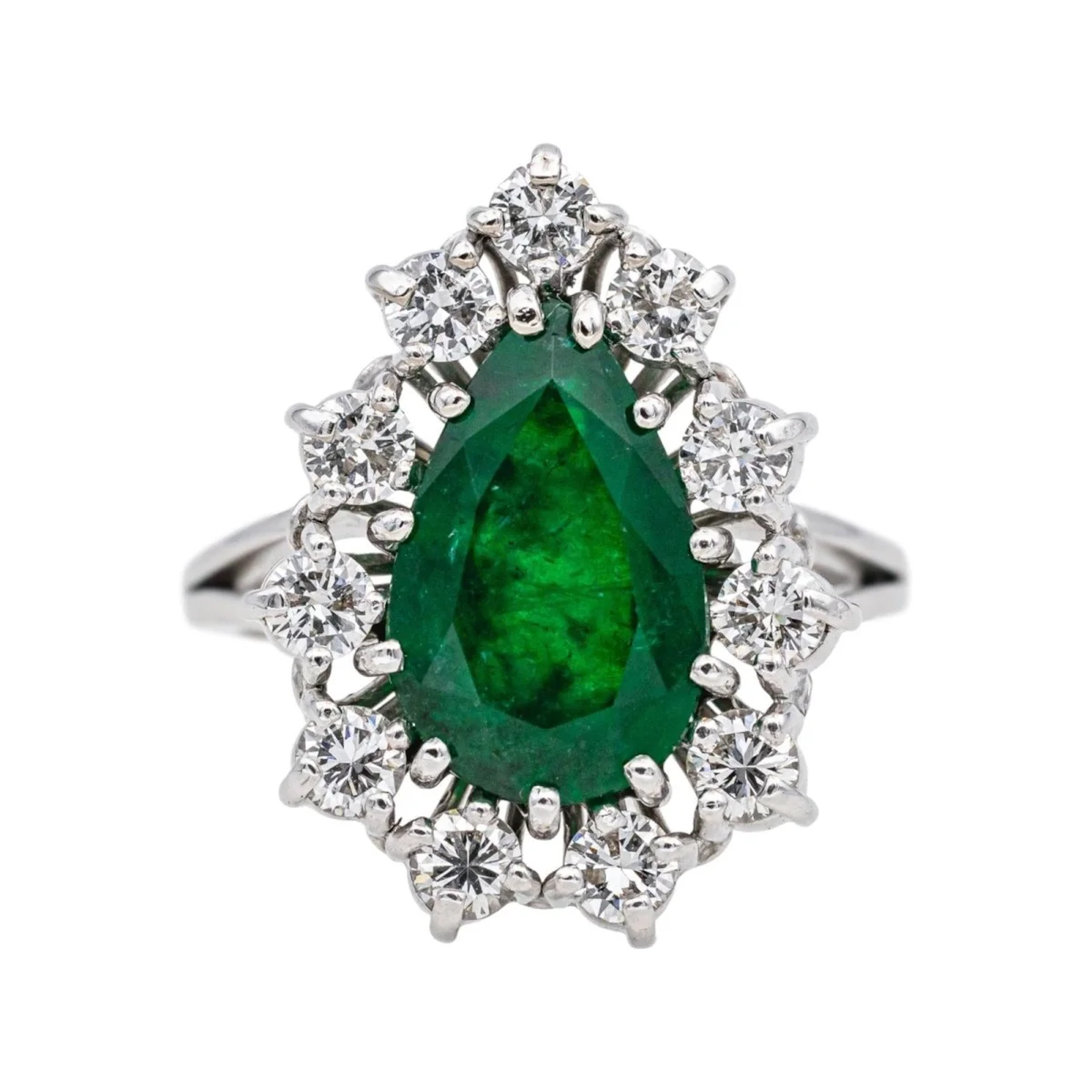 Entourage ring in white gold, emerald and diamonds