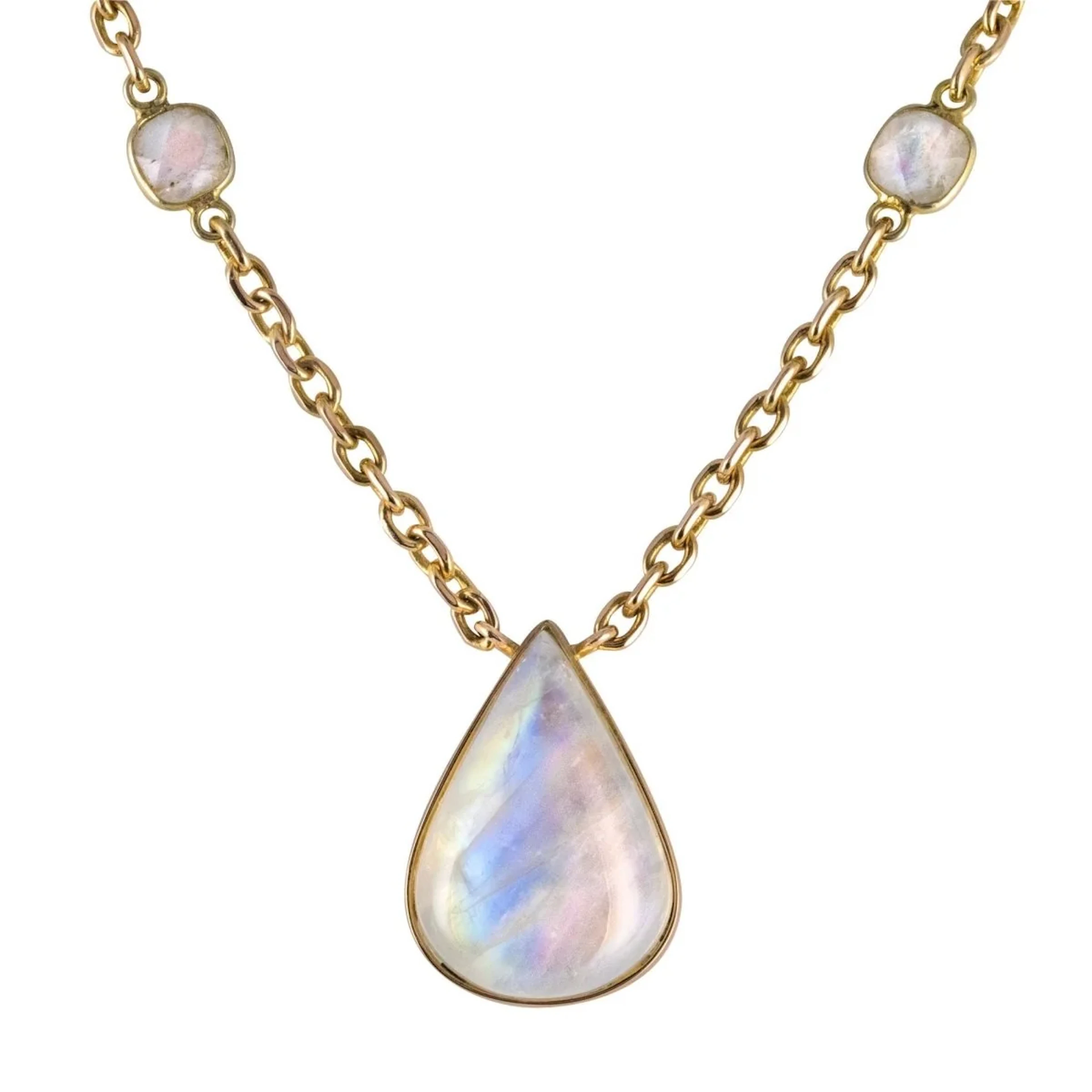 Yellow gold chain necklace with labradorites