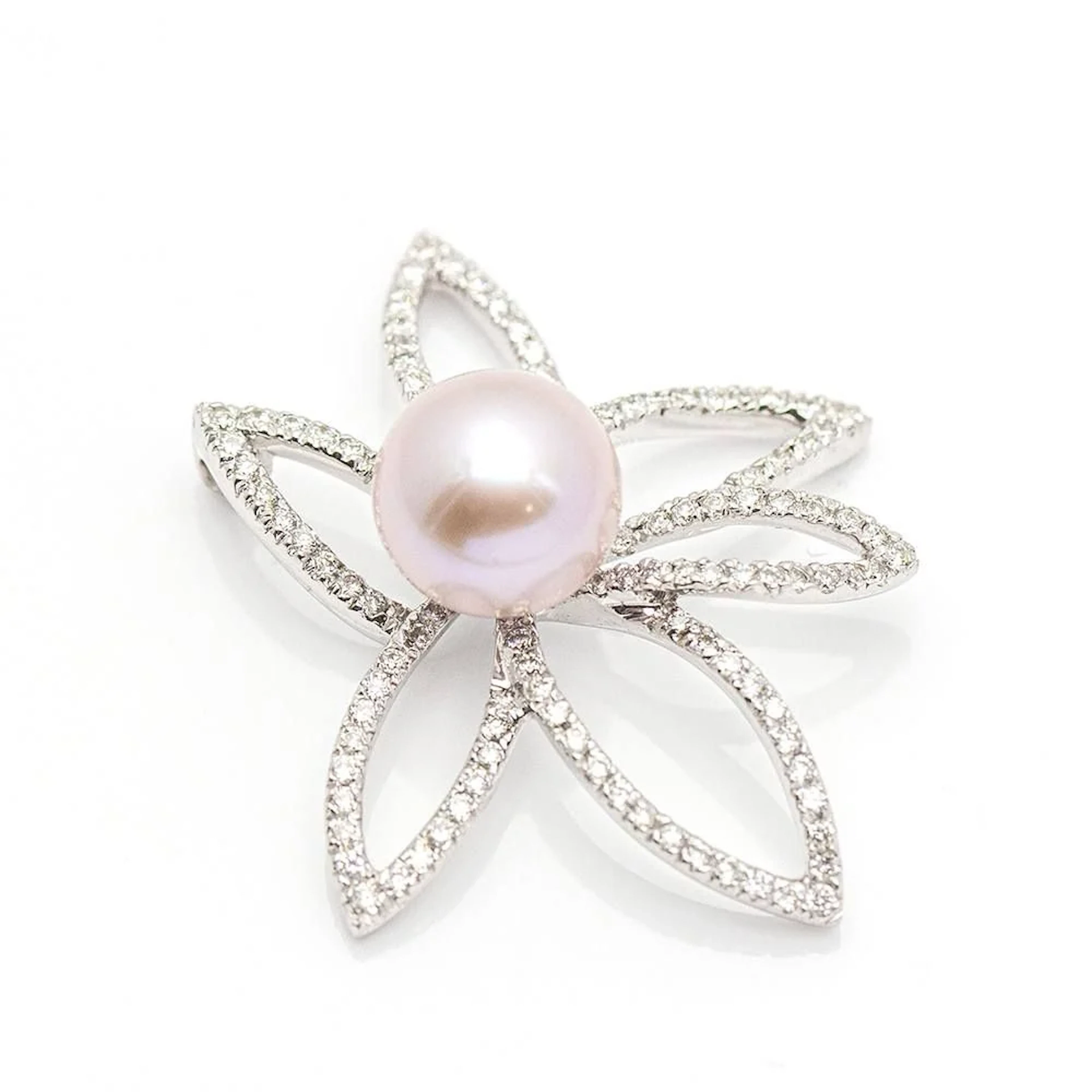 Pendant in white gold, pearl and diamonds