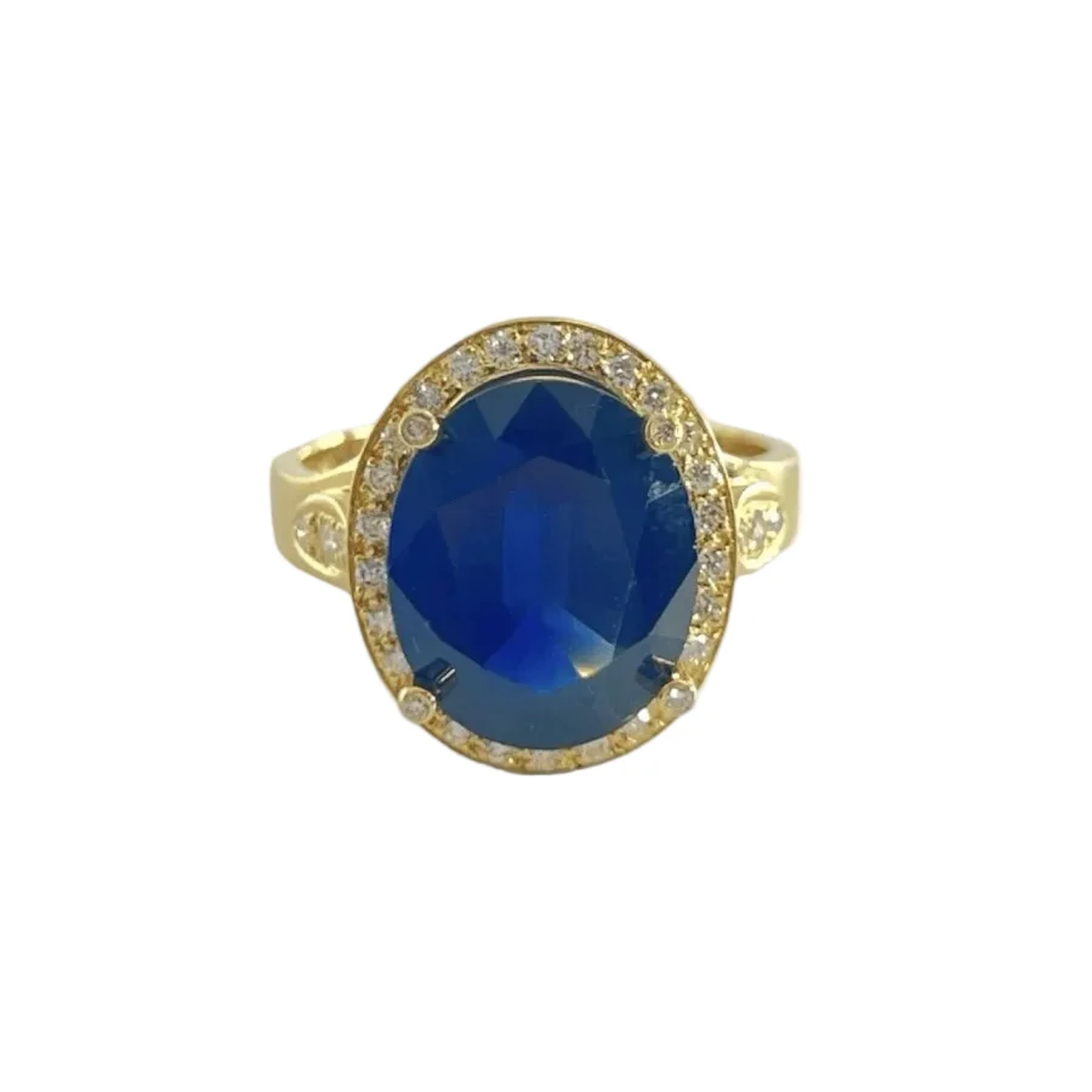 Entourage ring in yellow gold, sapphire and diamonds