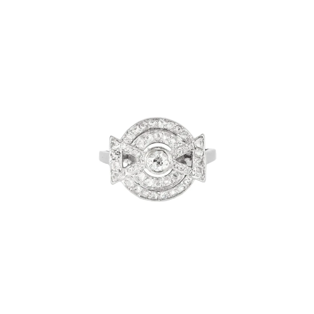 Ring Entourage in paltinium and diamonds