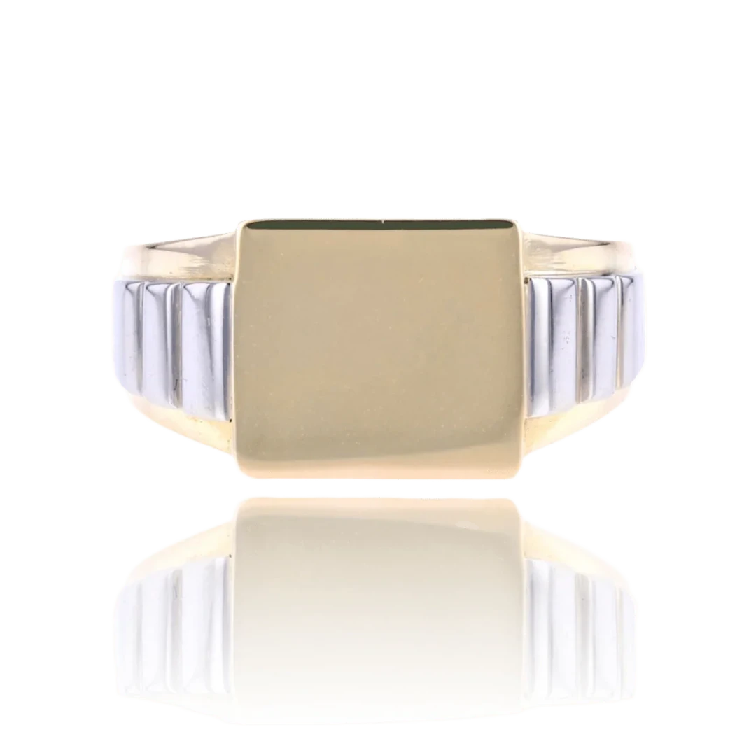 Signet ring in yellow gold and platinum