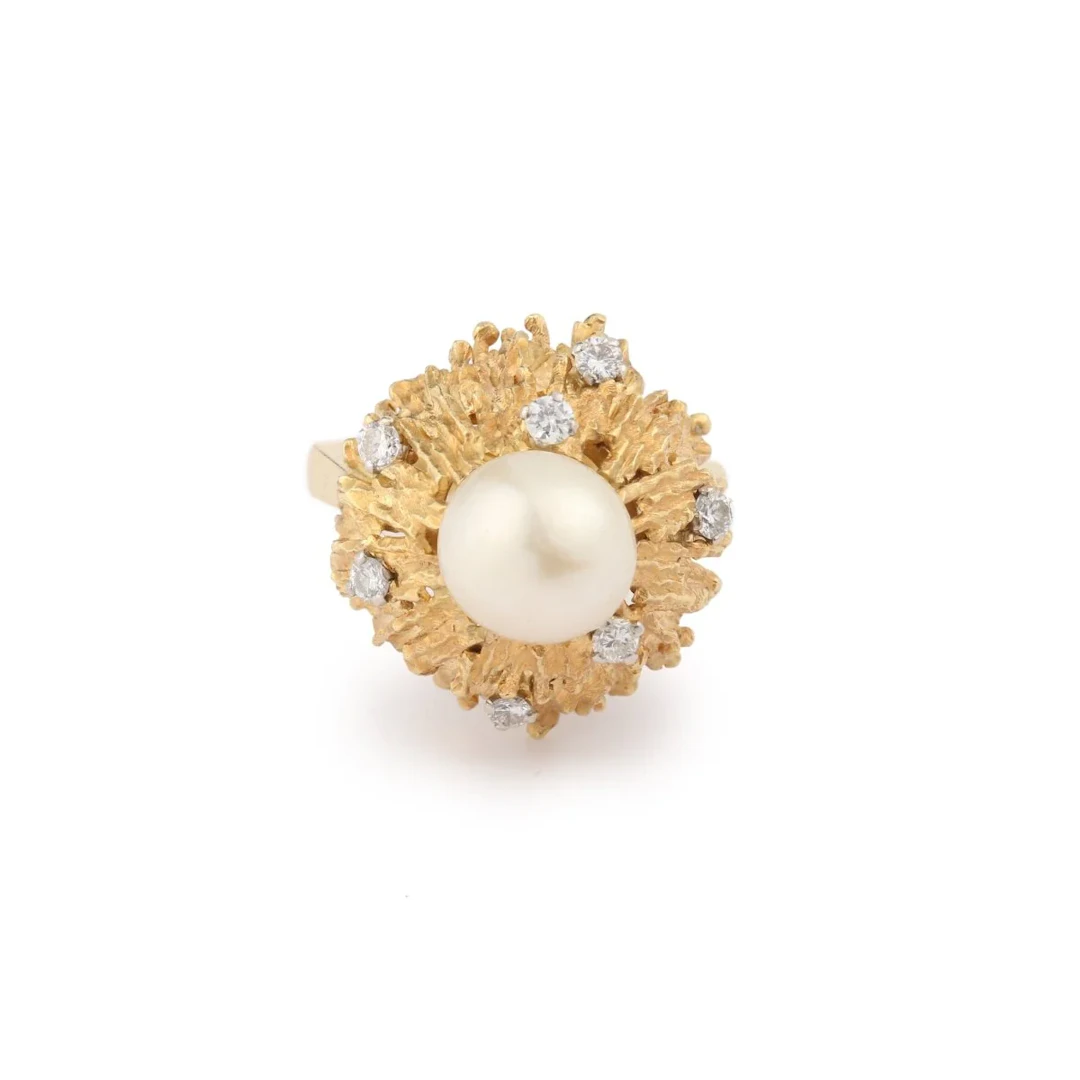 ANDREW GRIMA dome ring in yellow gold, pearl and diamonds
