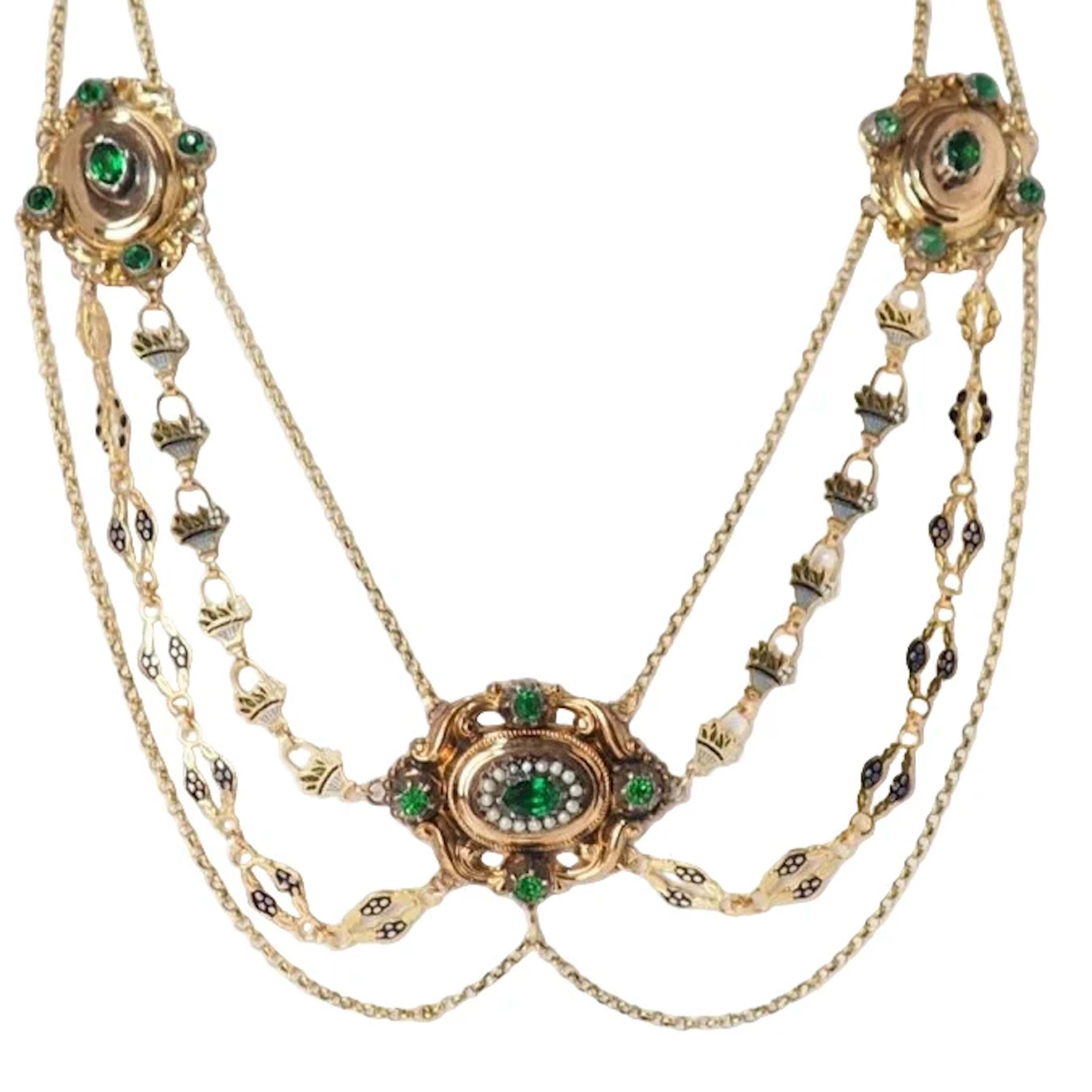 Drapery necklace in yellow gold and pearls