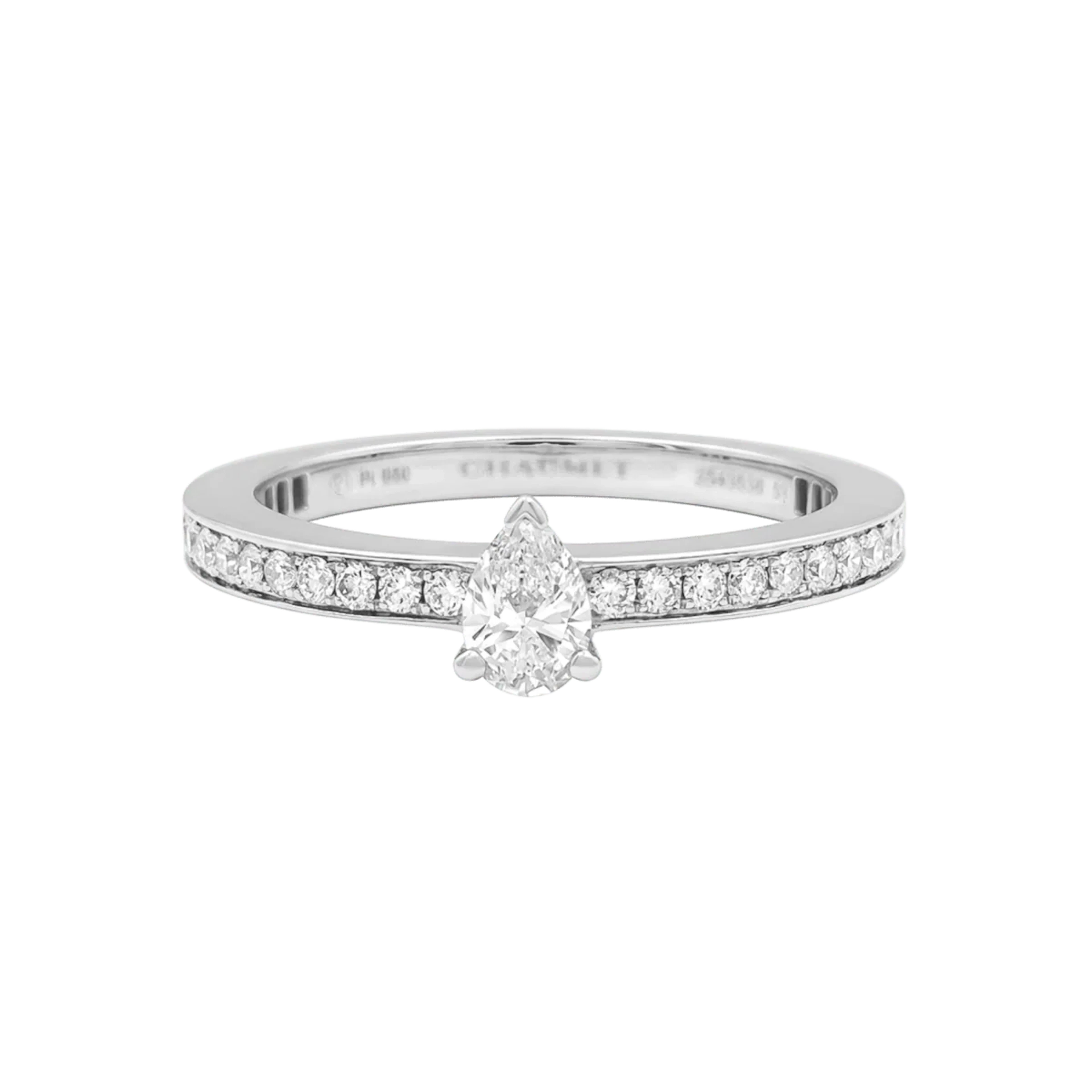 Bague Solitaire CHAUMET "Triomphe de Chaumet" en platine et diamants