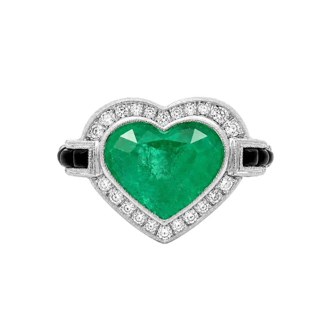 Entourage Ring in platinum, Emerald, Onyx, and Diamonds