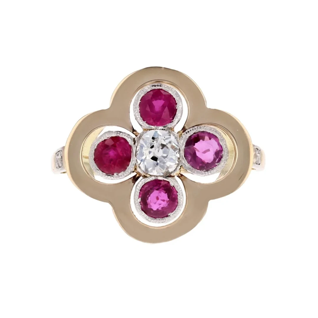 Daisy ring in yellow gold, platinum, rubies and diamonds