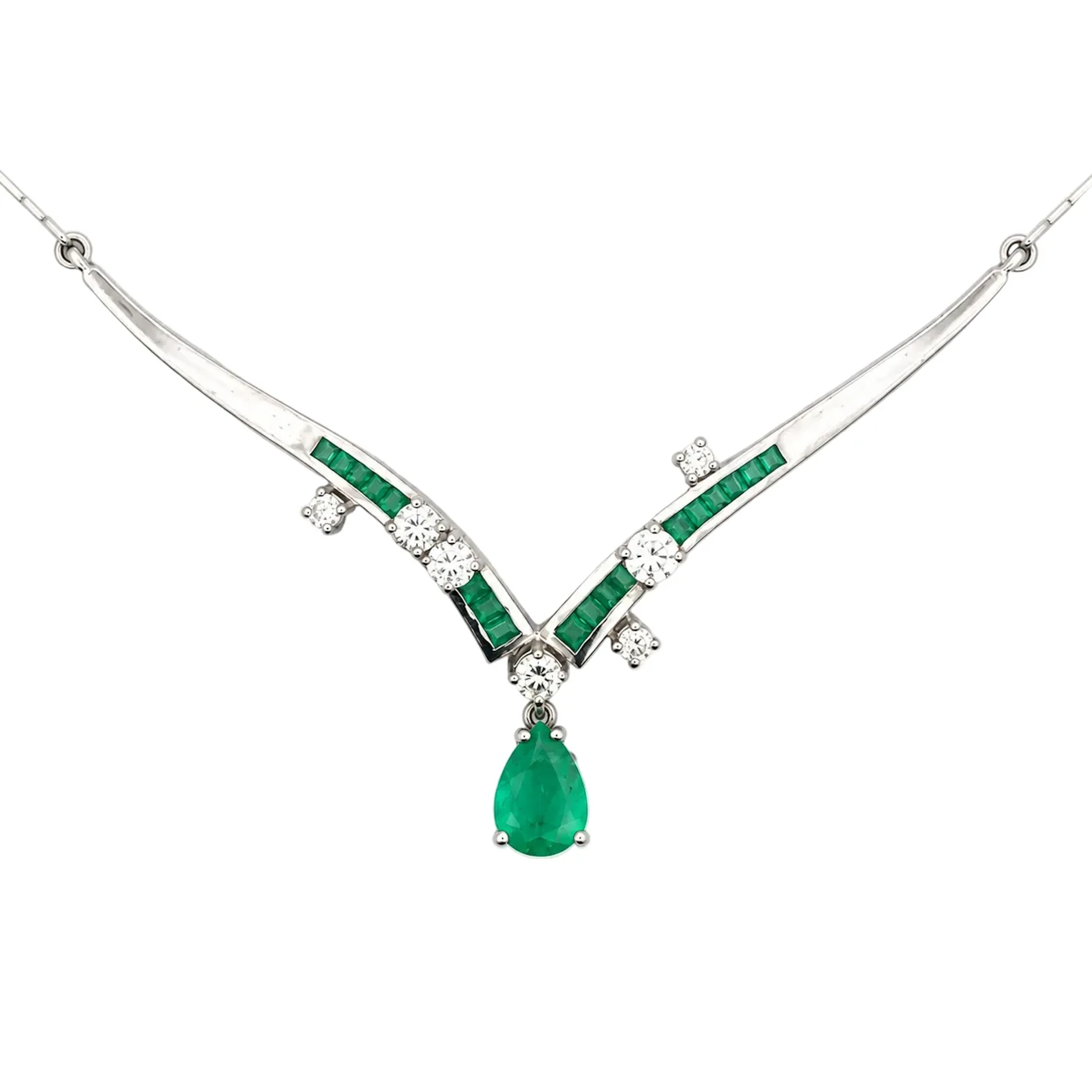 White Gold Necklace with Emerald and Diamond Pendant