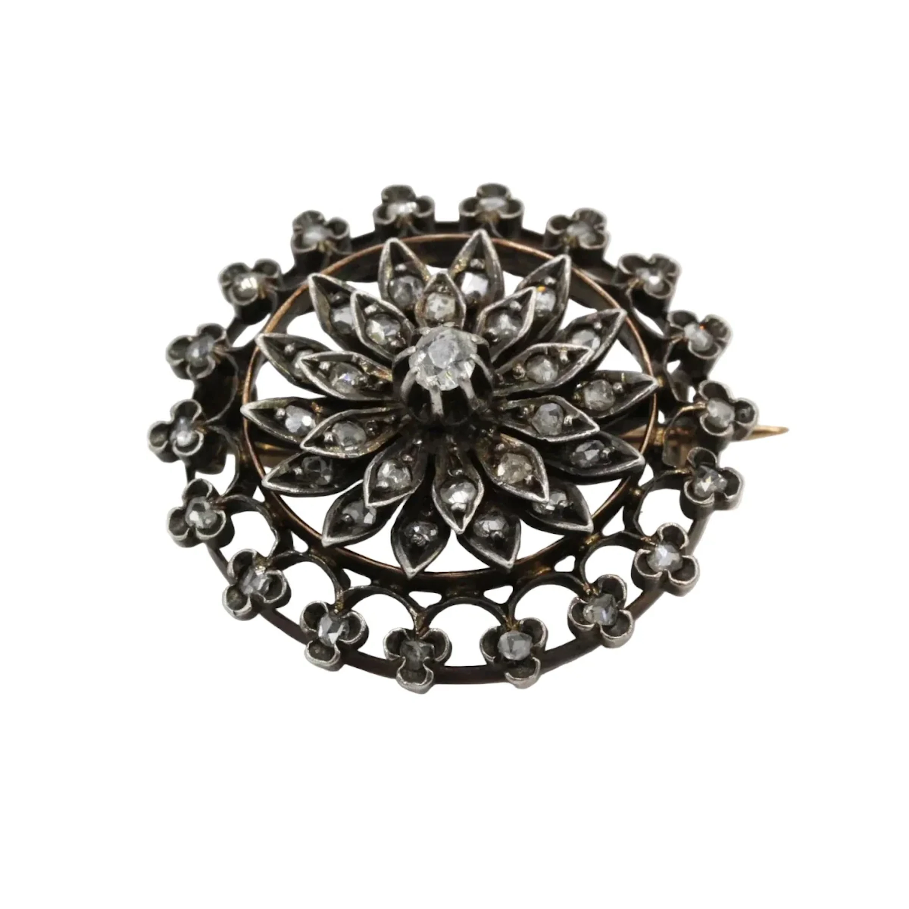 Brooch made of yellow gold, silver, and diamonds