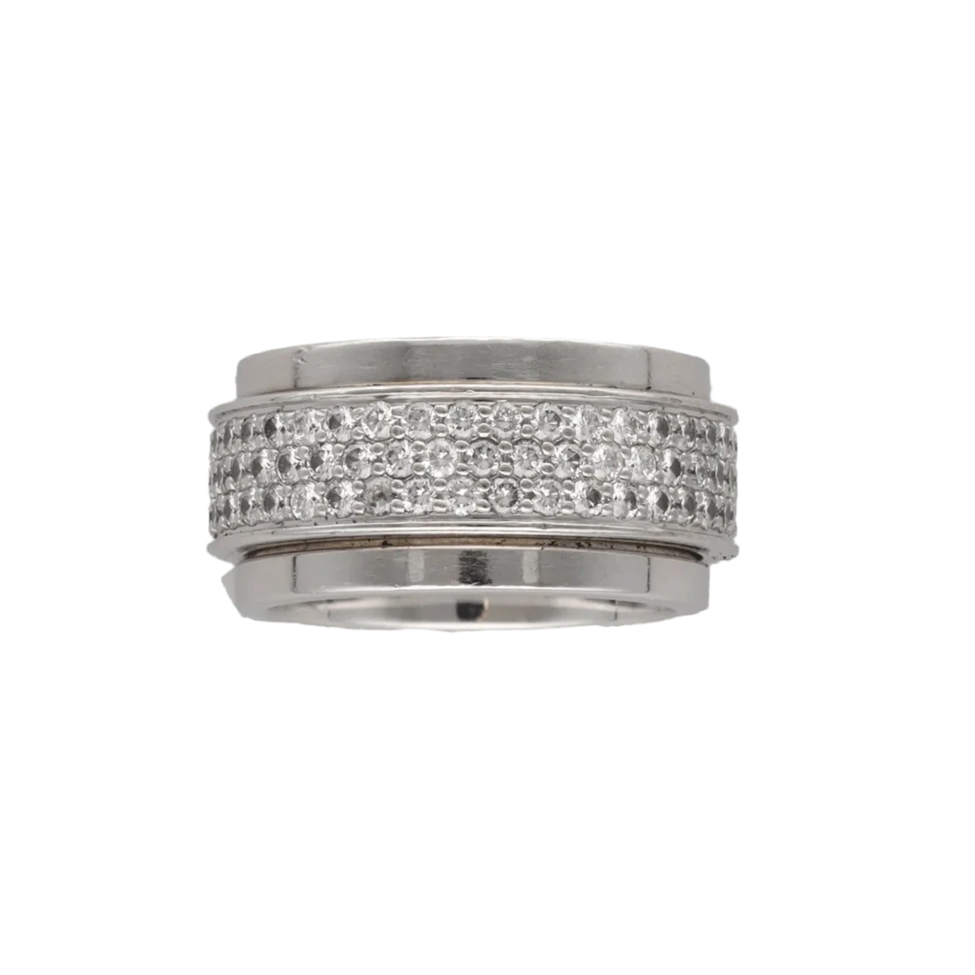 PIAGET “Possession” wedding ring in white gold and diamonds