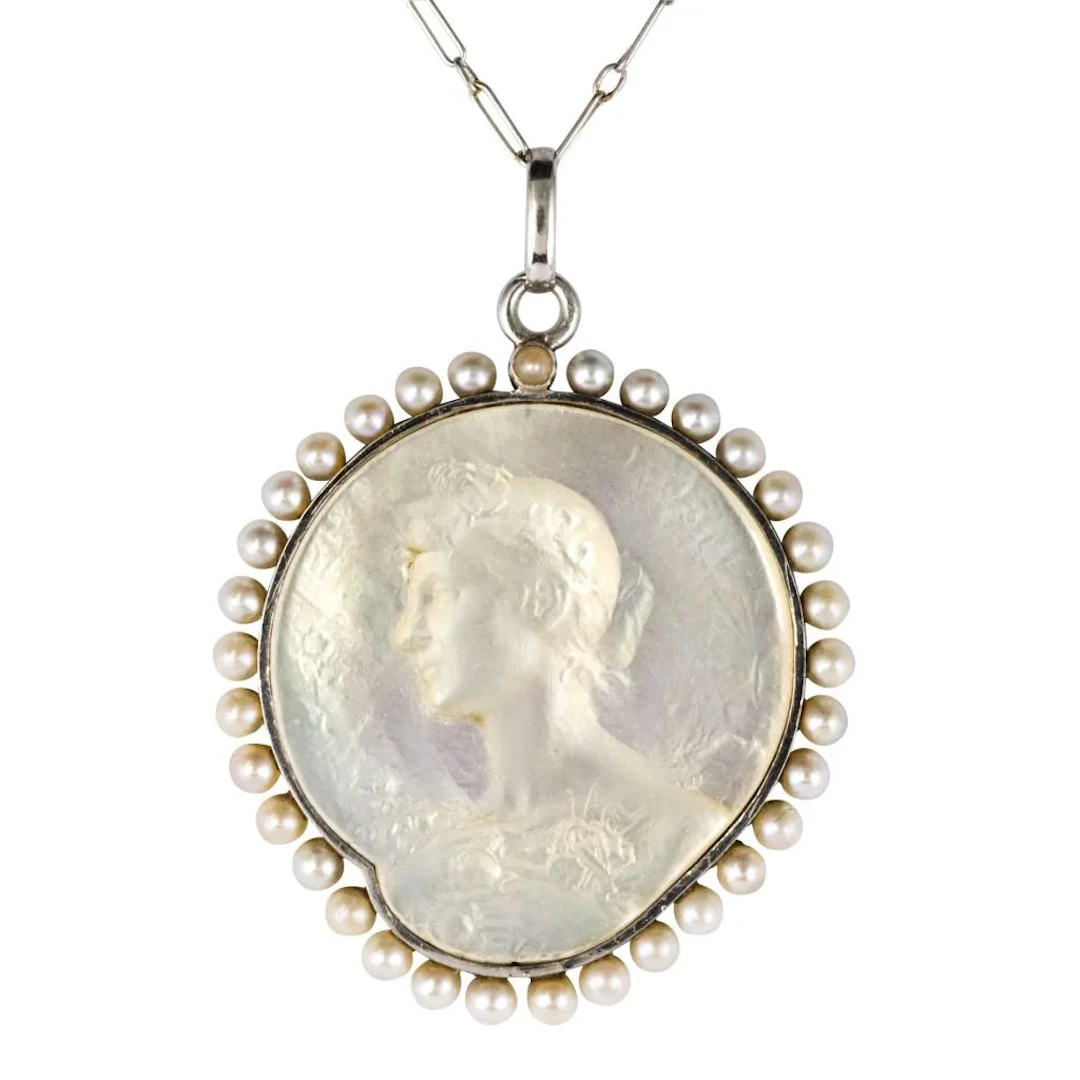 Necklace Pendant in paltinium, mother-of-pearl and pearls