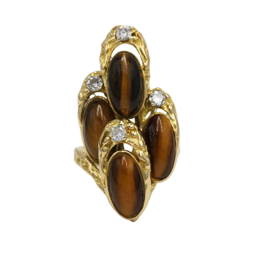 Bague Cocktail en or jaune, oeil-de-tigre et diamants