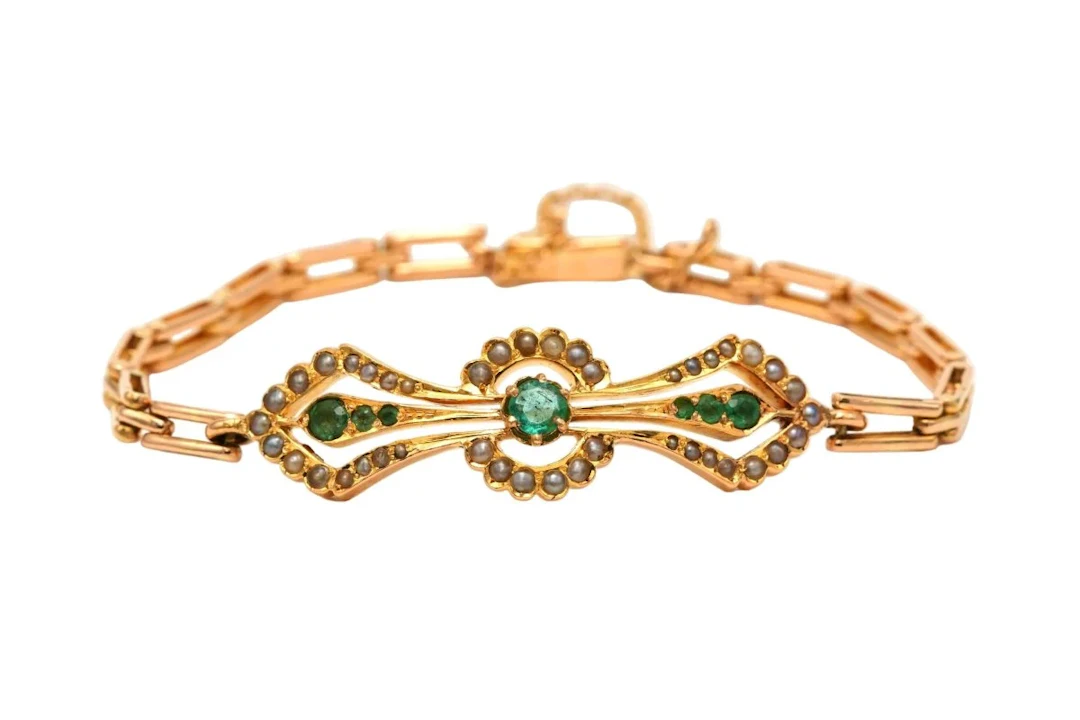 Link bracelet in Yellow gold and emeralds