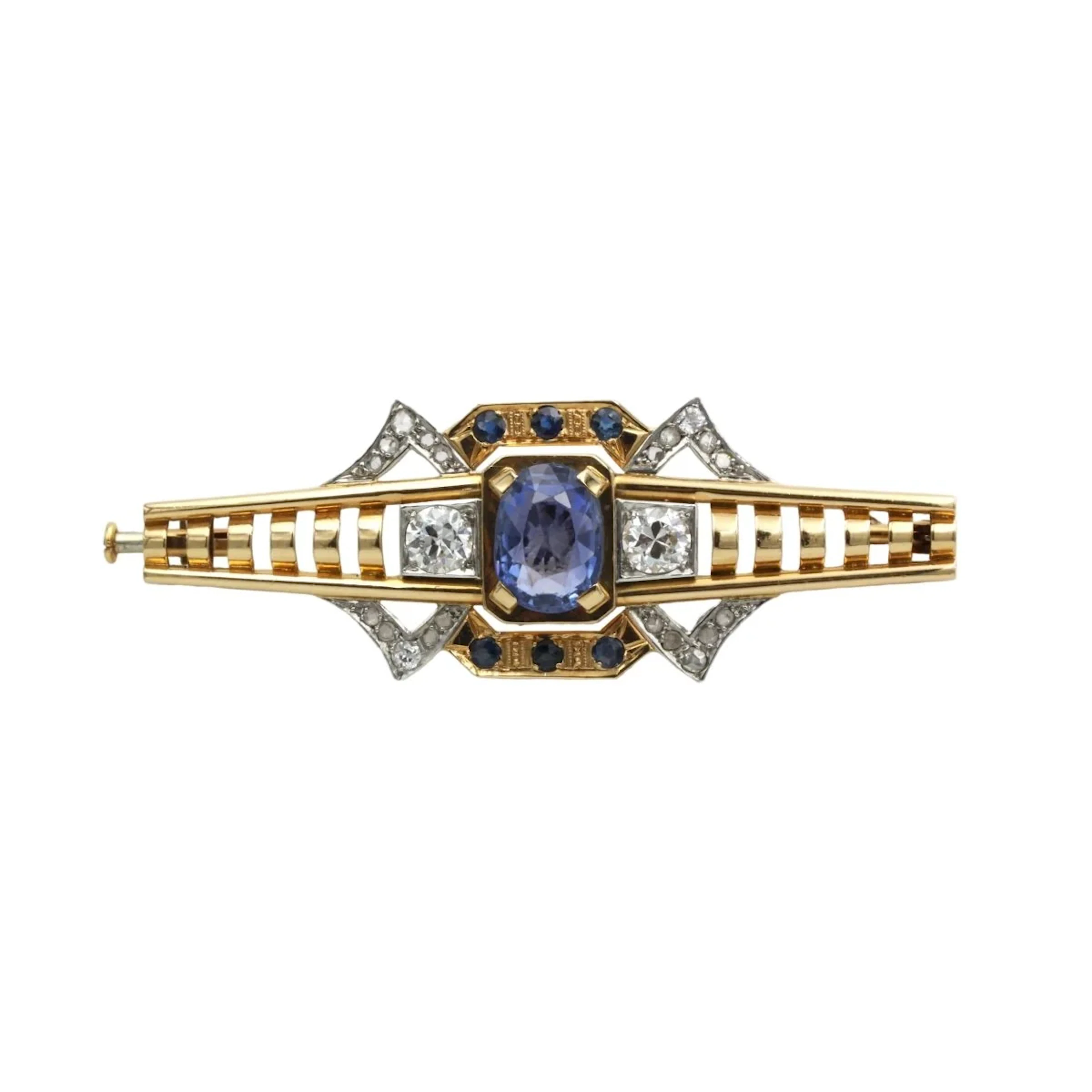 Brooch made of yellow gold, platinum, sapphires, and diamonds
