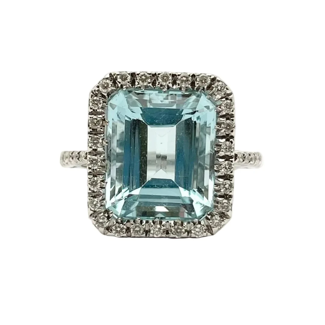 Cocktail Ring in White Gold, Aquamarine, and Diamonds