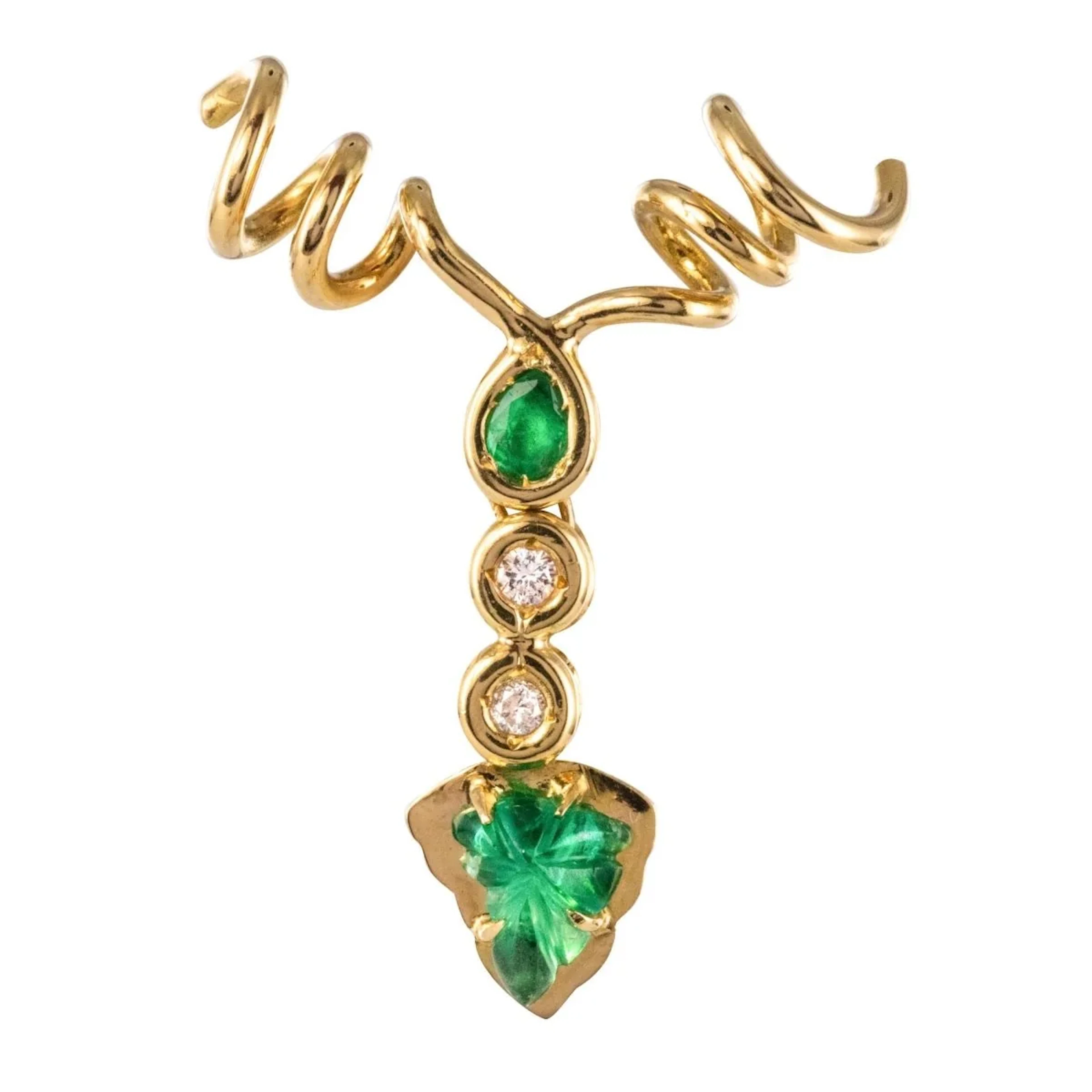 Pendant in yellow gold, emeralds and diamonds