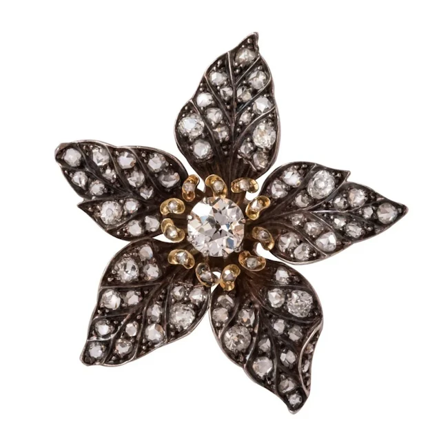 Pendentif ANCIEN Fleur en or jaune et argent avec diamants