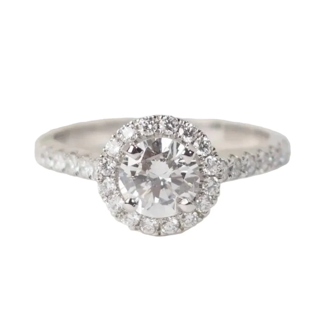 Solitaire ring in white gold and diamonds