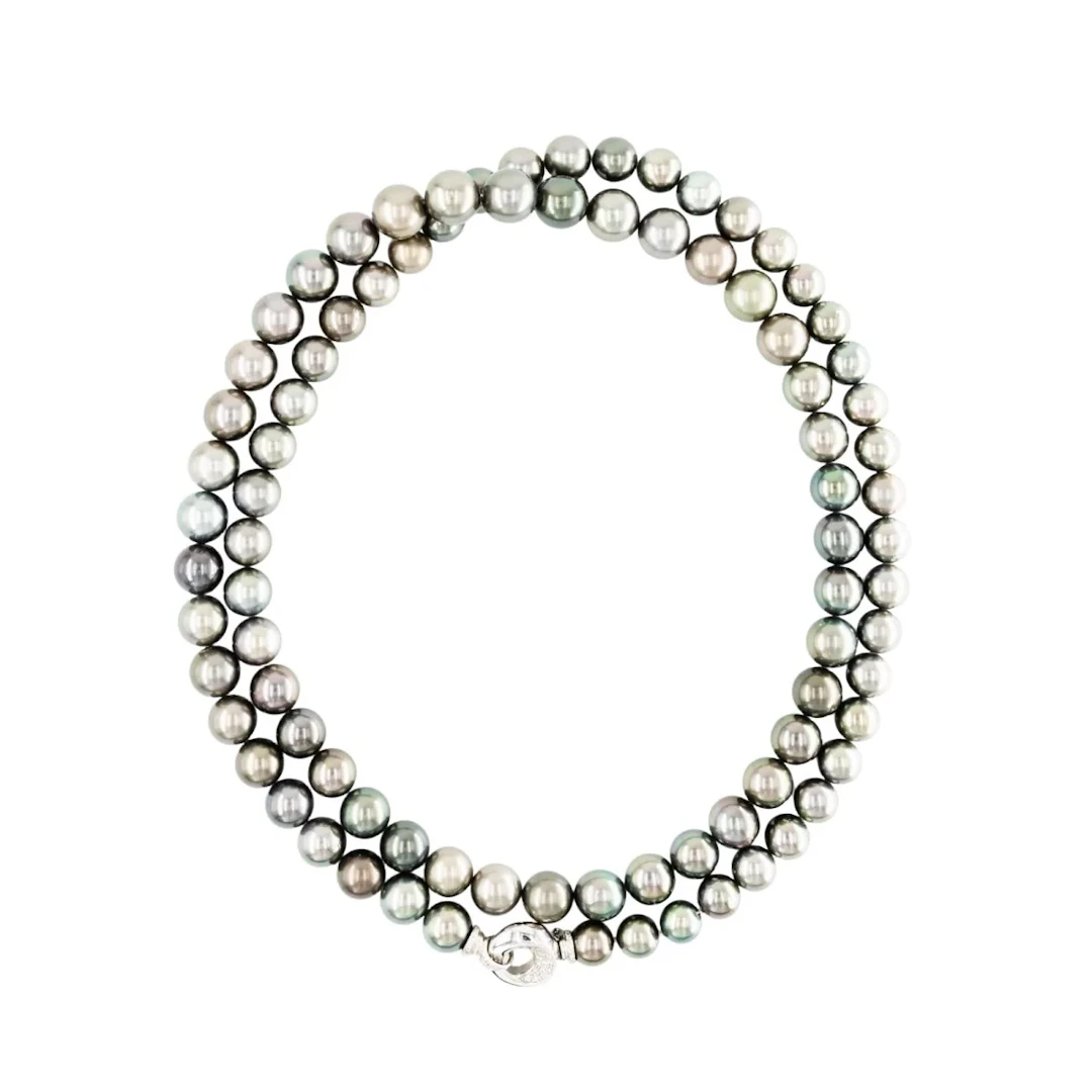 Collier Sautoir en or blanc, perles et diamants