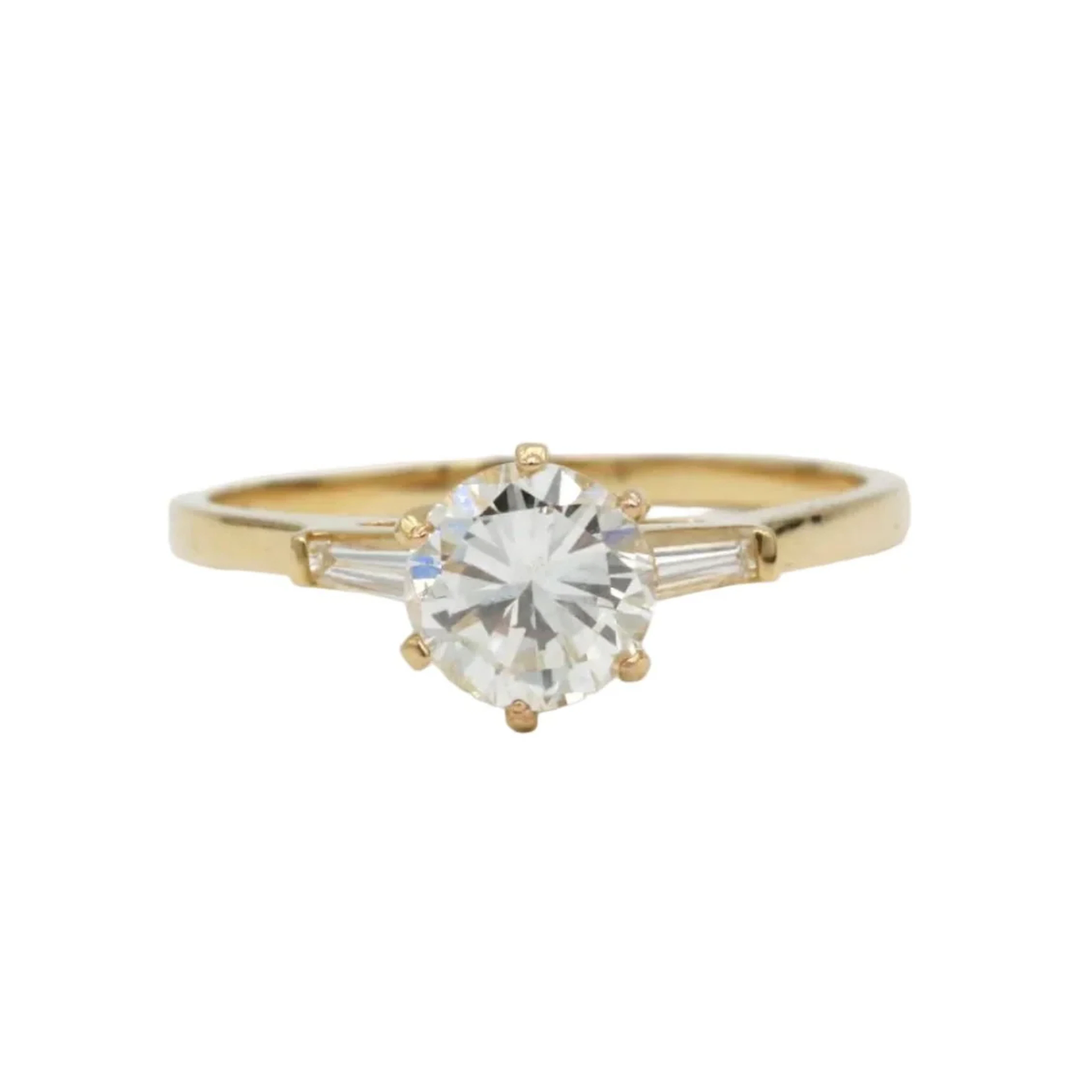 Ring Solitaire in yellow gold and diamonds