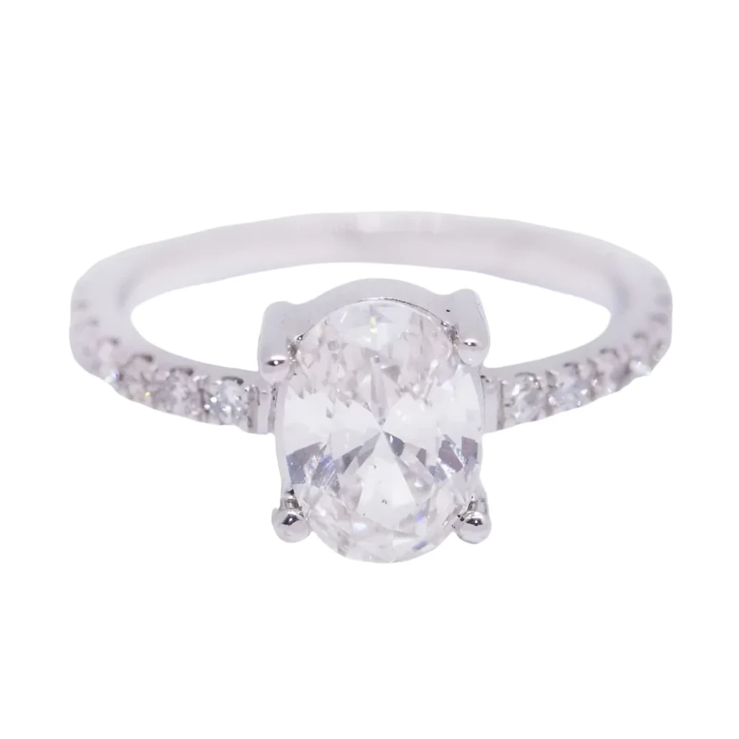 Ring solitary engagement with diamond
