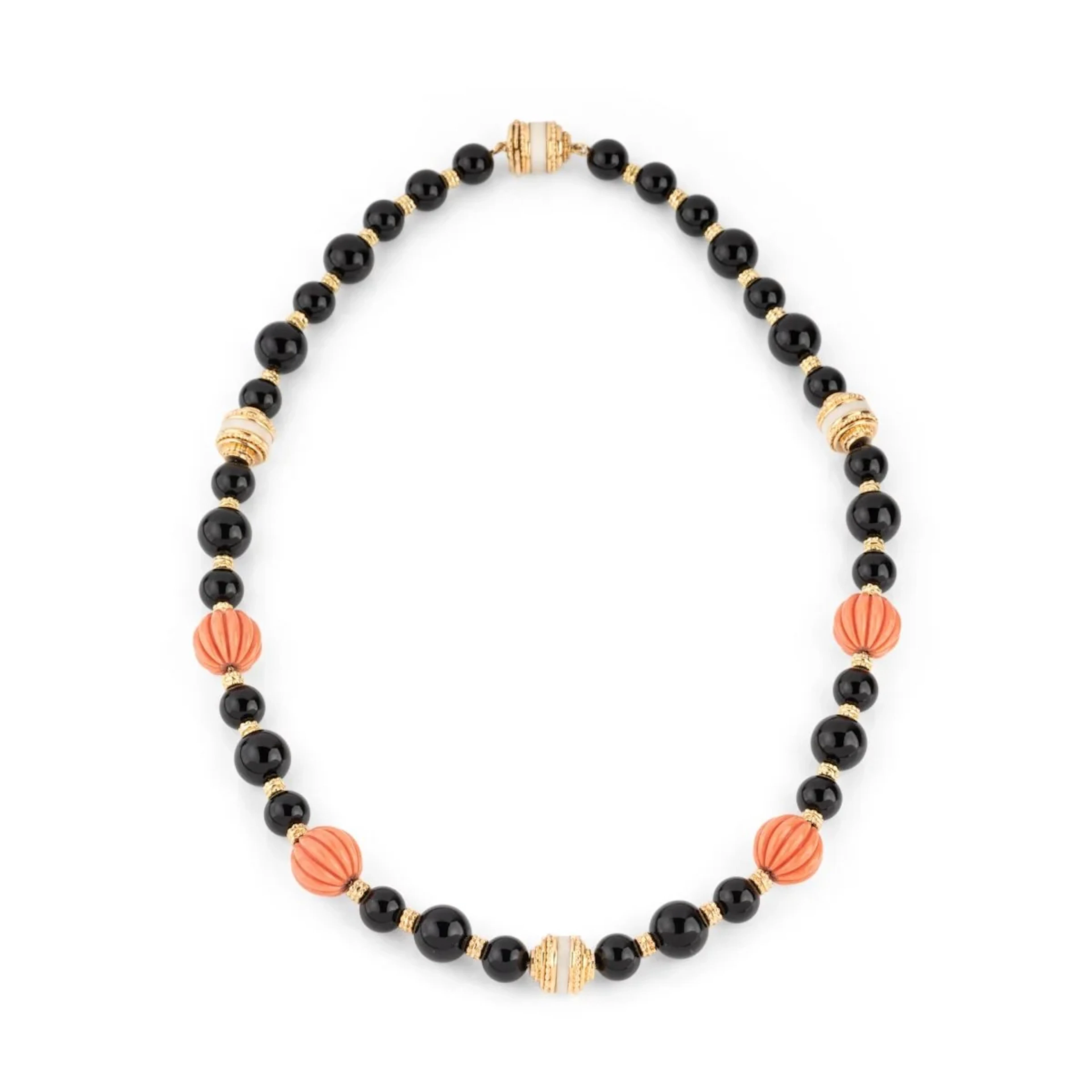BOUCHERON necklace in yellow gold, onyx and coral